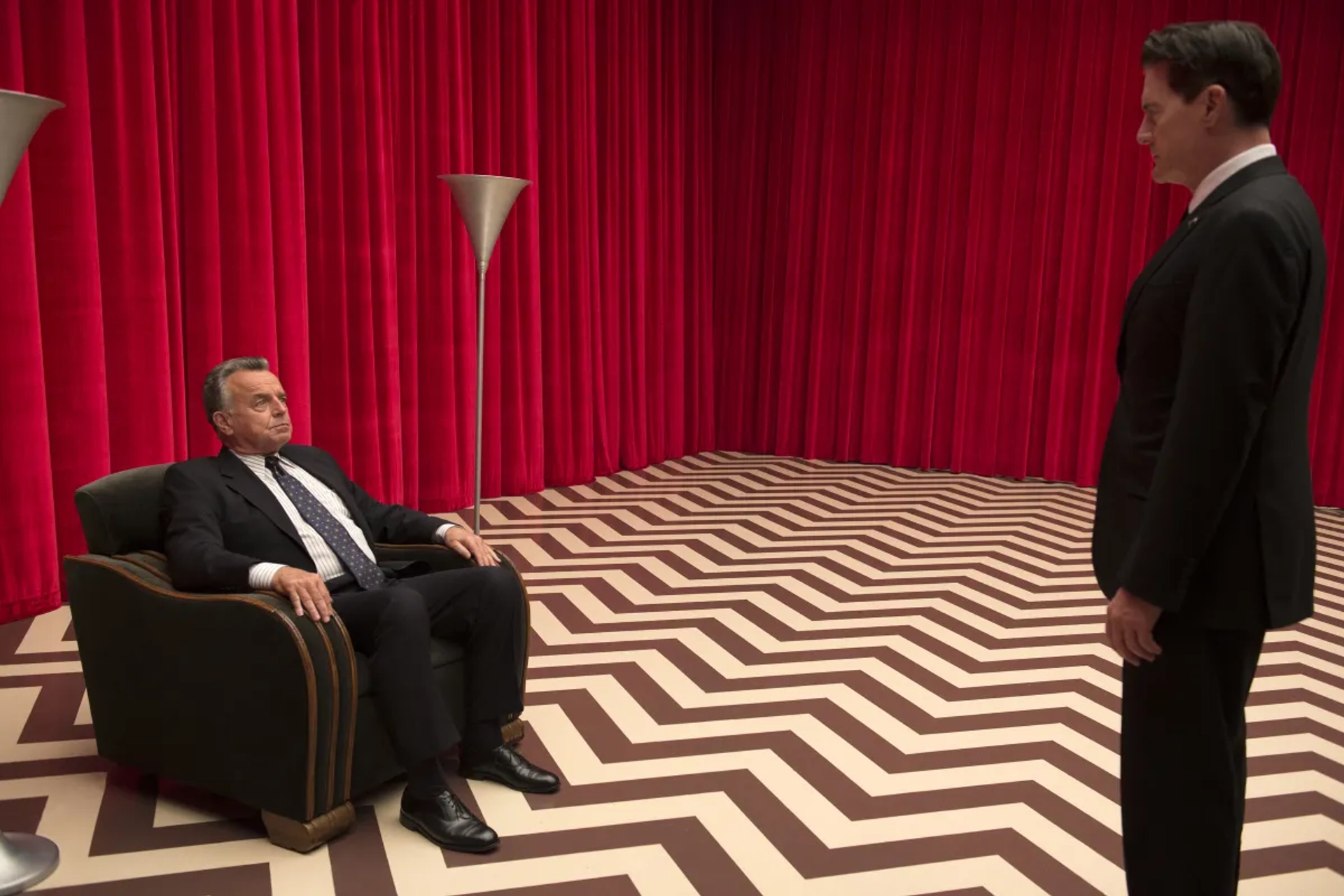 Kyle MacLachlan and Ray Wise in Twin Peaks (2017)