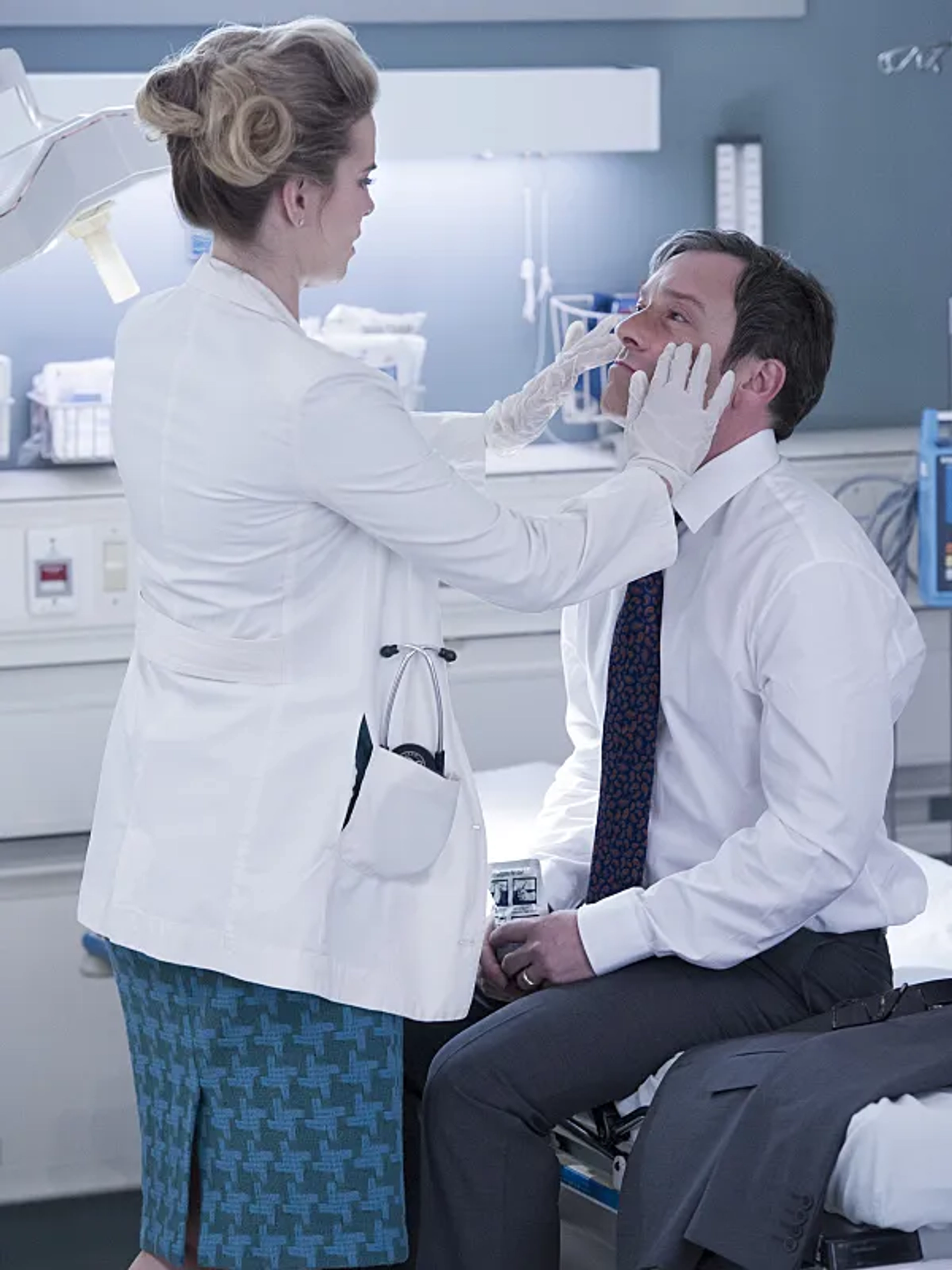 Jeremy Shamos and Betty Gilpin in Nurse Jackie (2009)