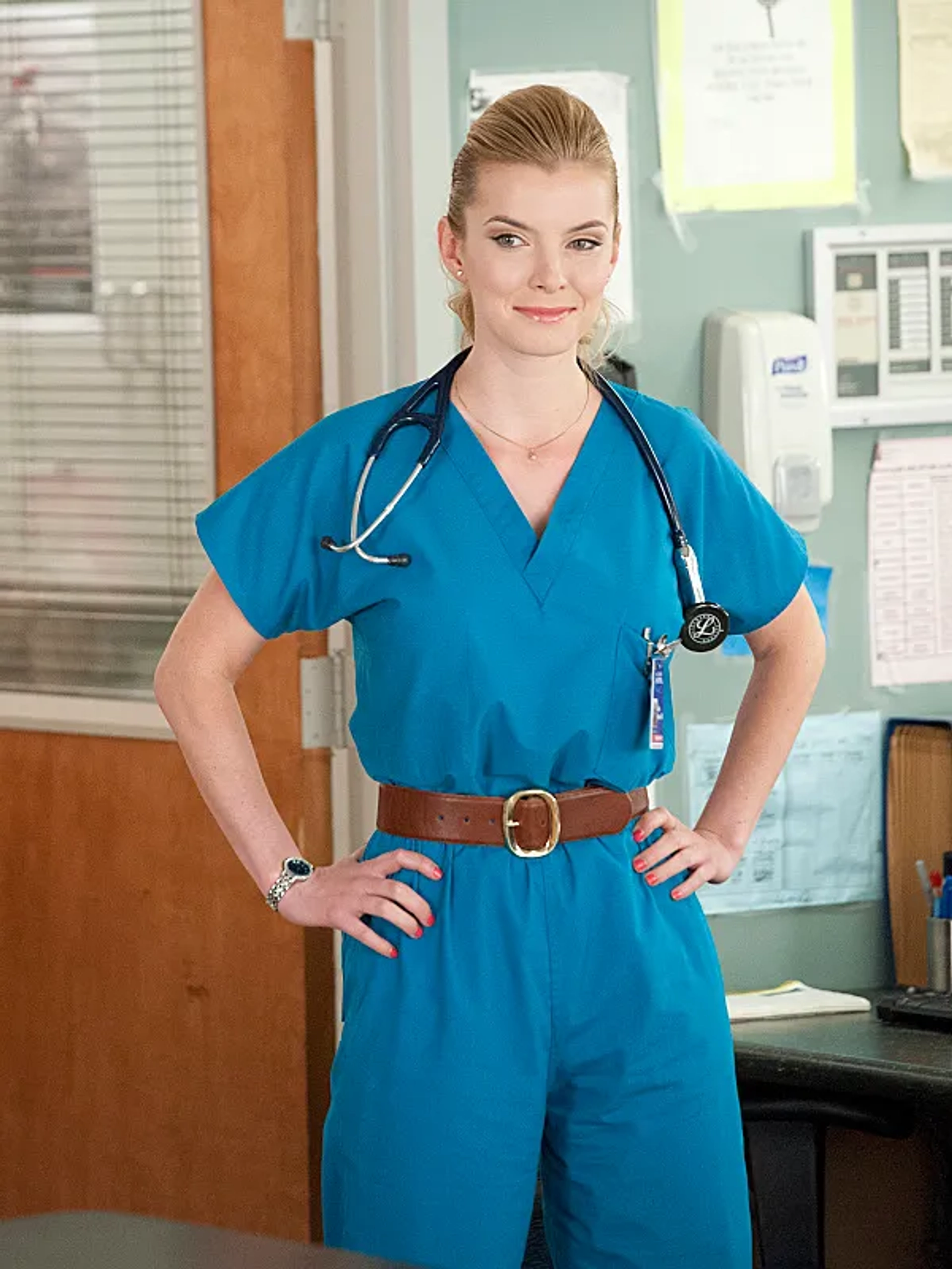 Betty Gilpin in Nurse Jackie (2009)