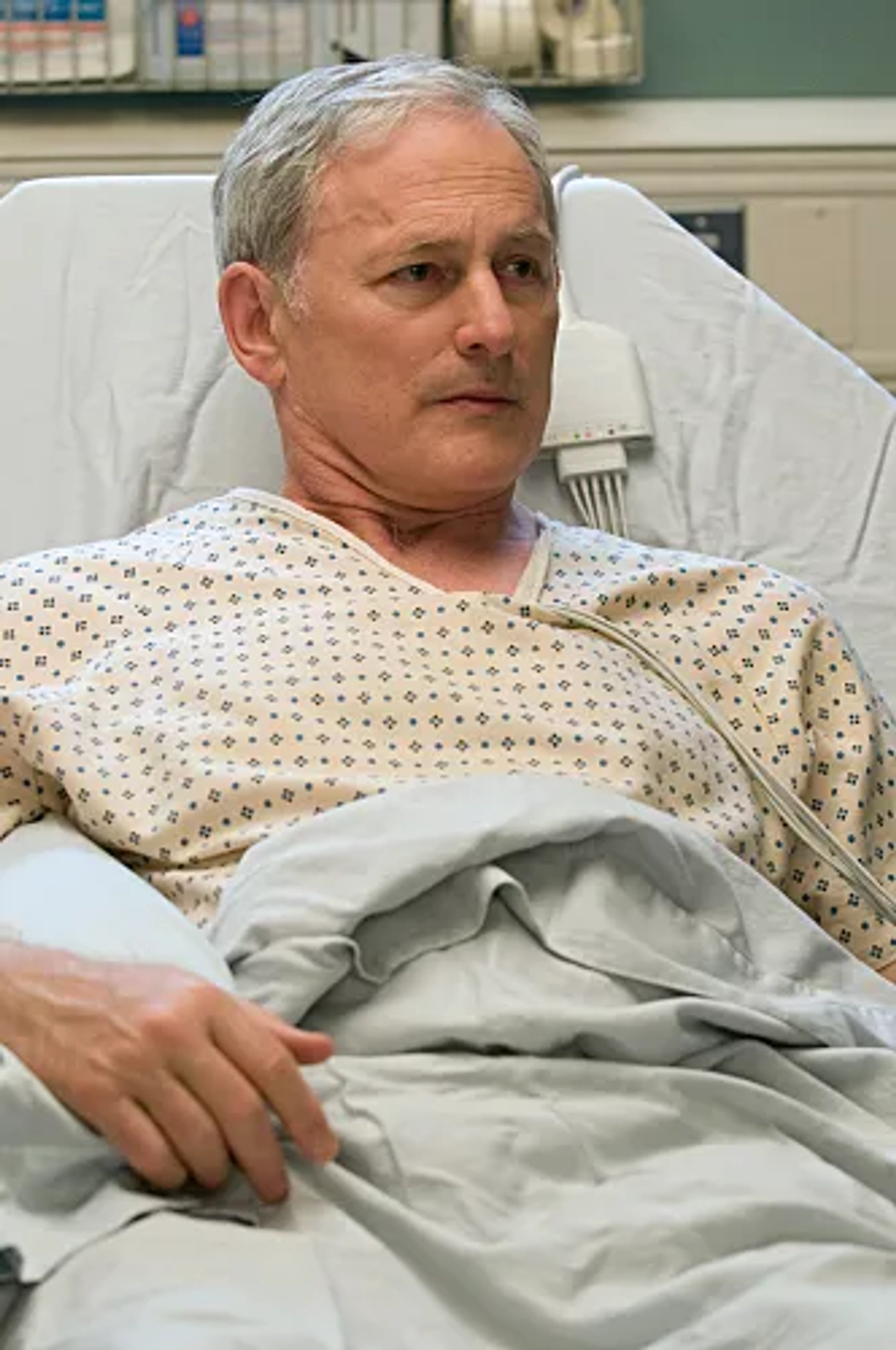 Victor Garber in Nurse Jackie (2009)