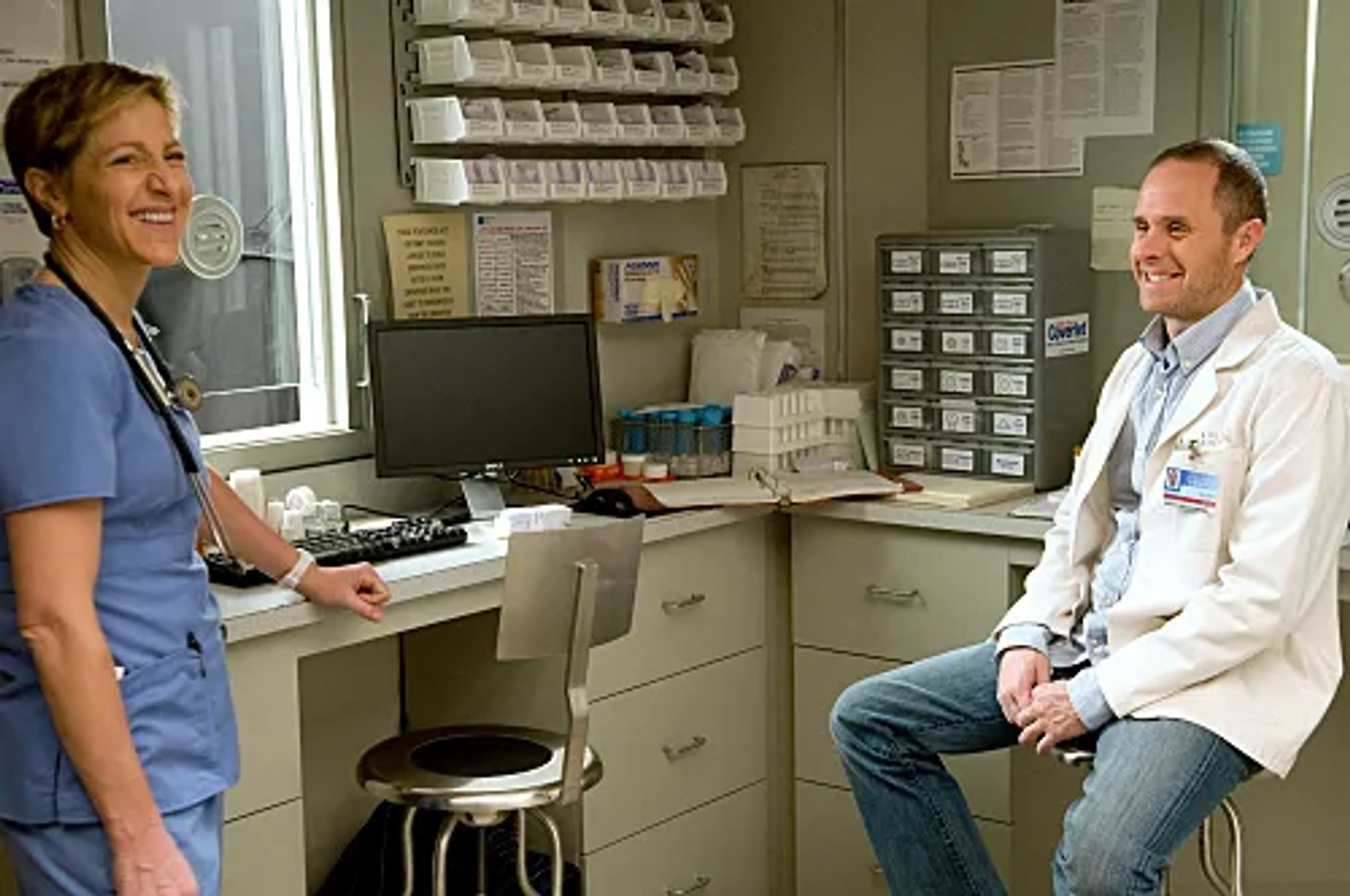 Edie Falco and Paul Schulze in Nurse Jackie (2009)