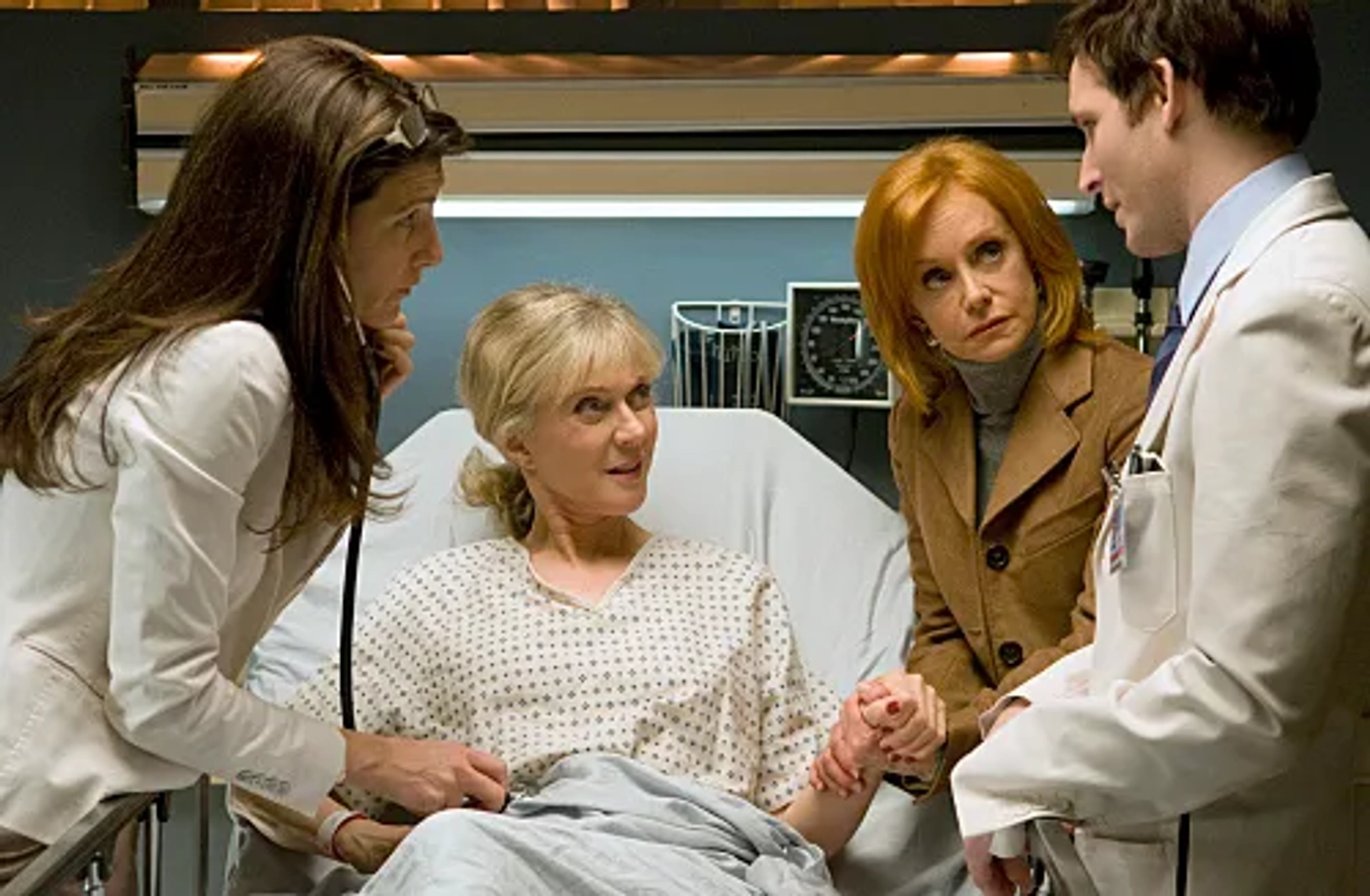 Blythe Danner, Swoosie Kurtz, Peter Facinelli, and Eve Best in Nurse Jackie (2009)