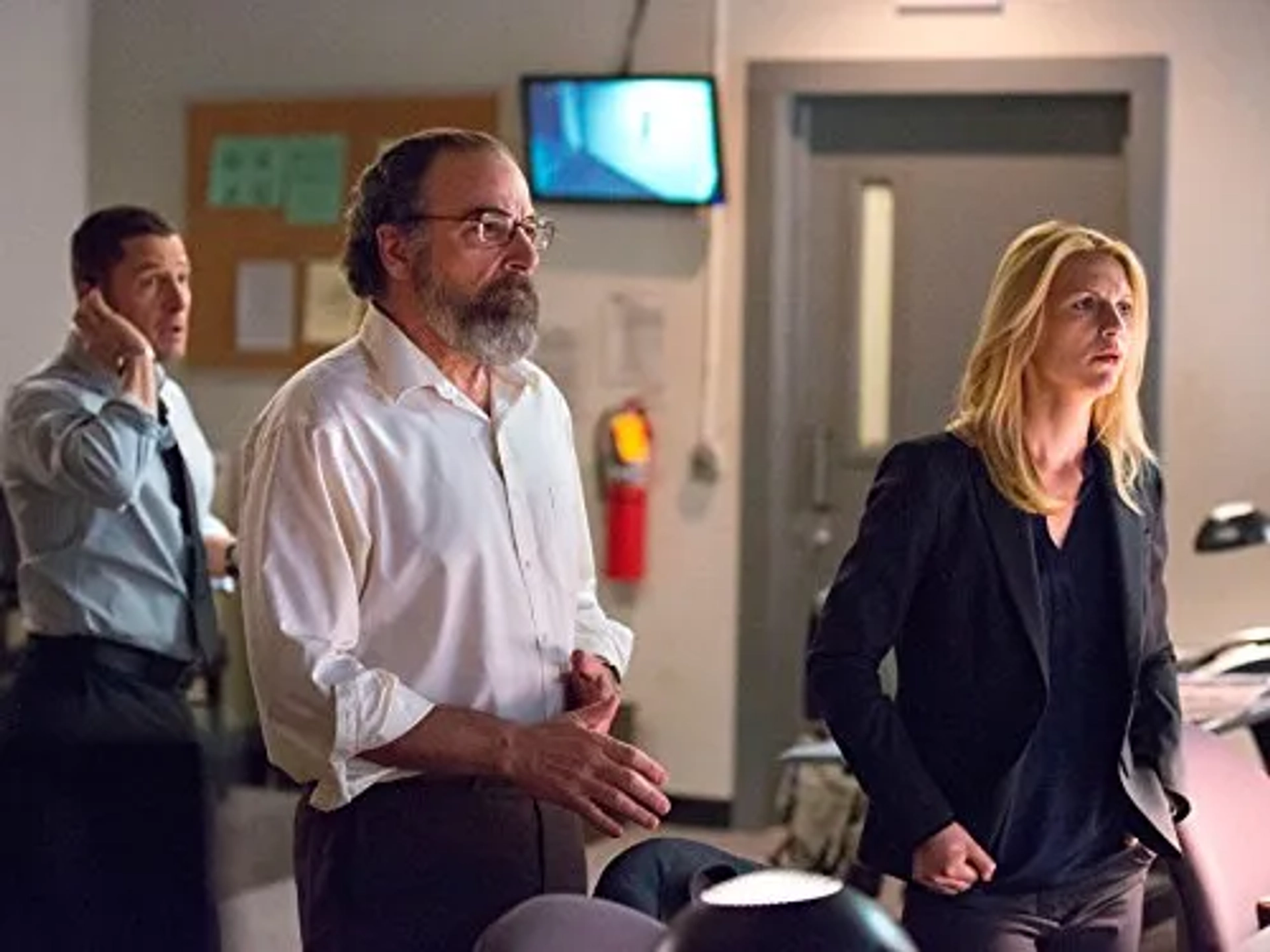 Claire Danes, Mandy Patinkin, and Tim Guinee in Homeland (2011)