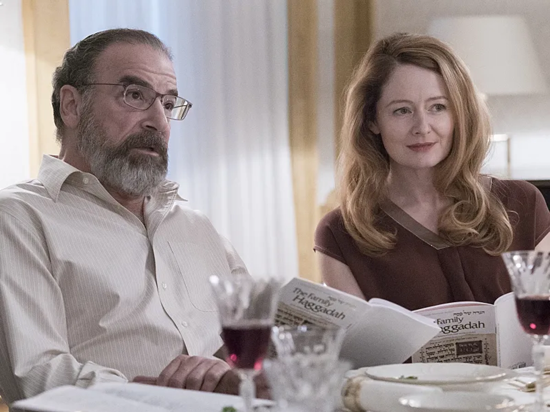 Miranda Otto and Mandy Patinkin in Homeland (2011)