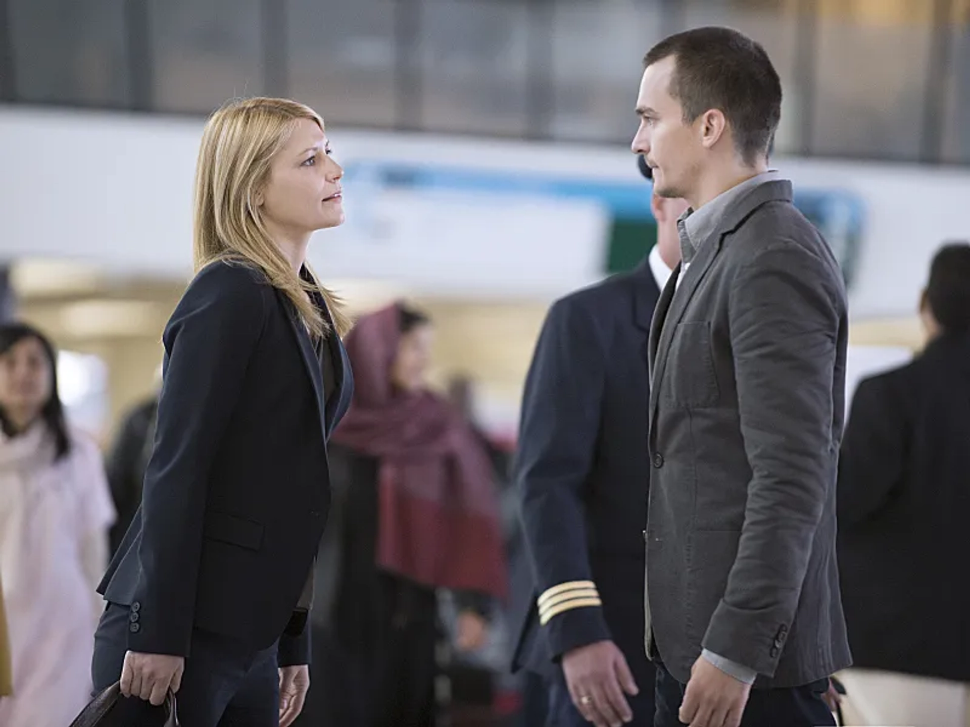 Claire Danes and Rupert Friend in Homeland (2011)