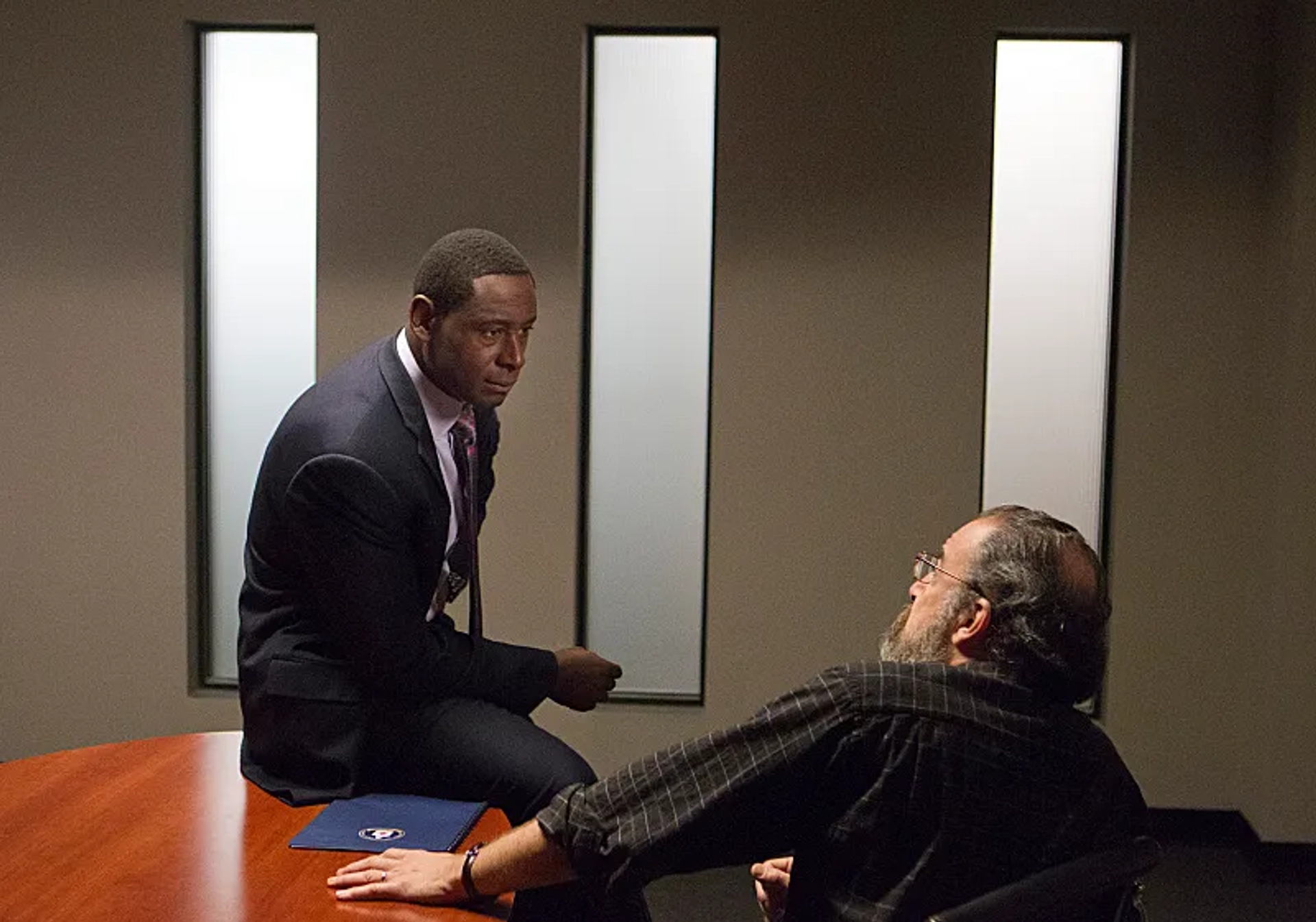 Mandy Patinkin and David Harewood in Homeland (2011)