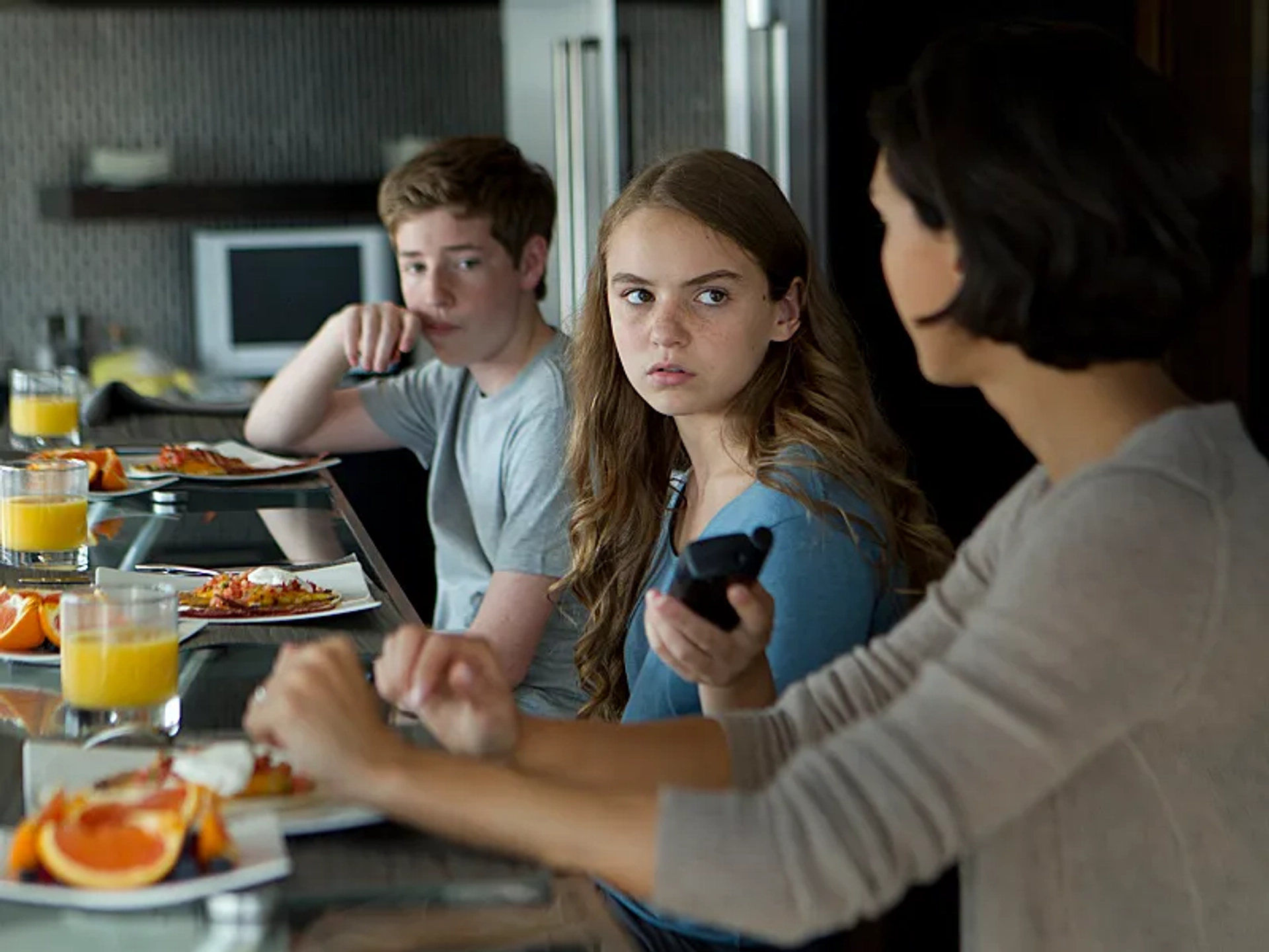 Morena Baccarin, Jackson Pace, and Morgan Saylor in Homeland (2011)