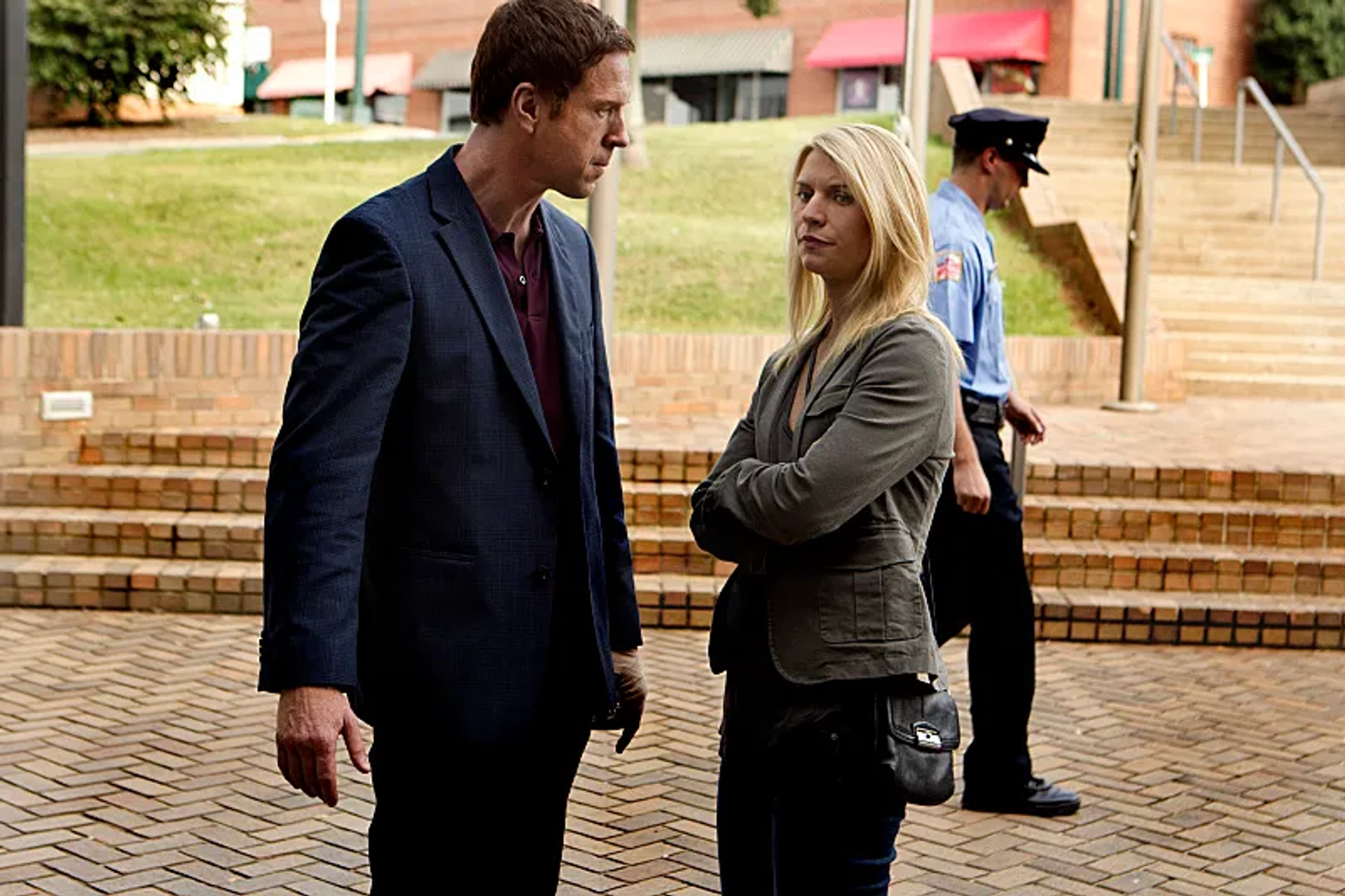 Claire Danes and Damian Lewis in Homeland (2011)