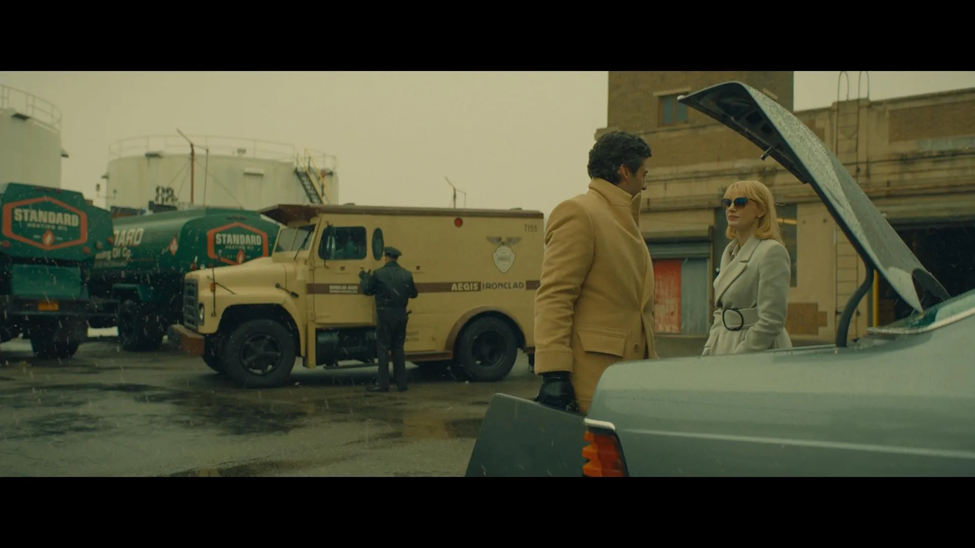 Oscar Isaac and Jessica Chastain in A Most Violent Year (2014)