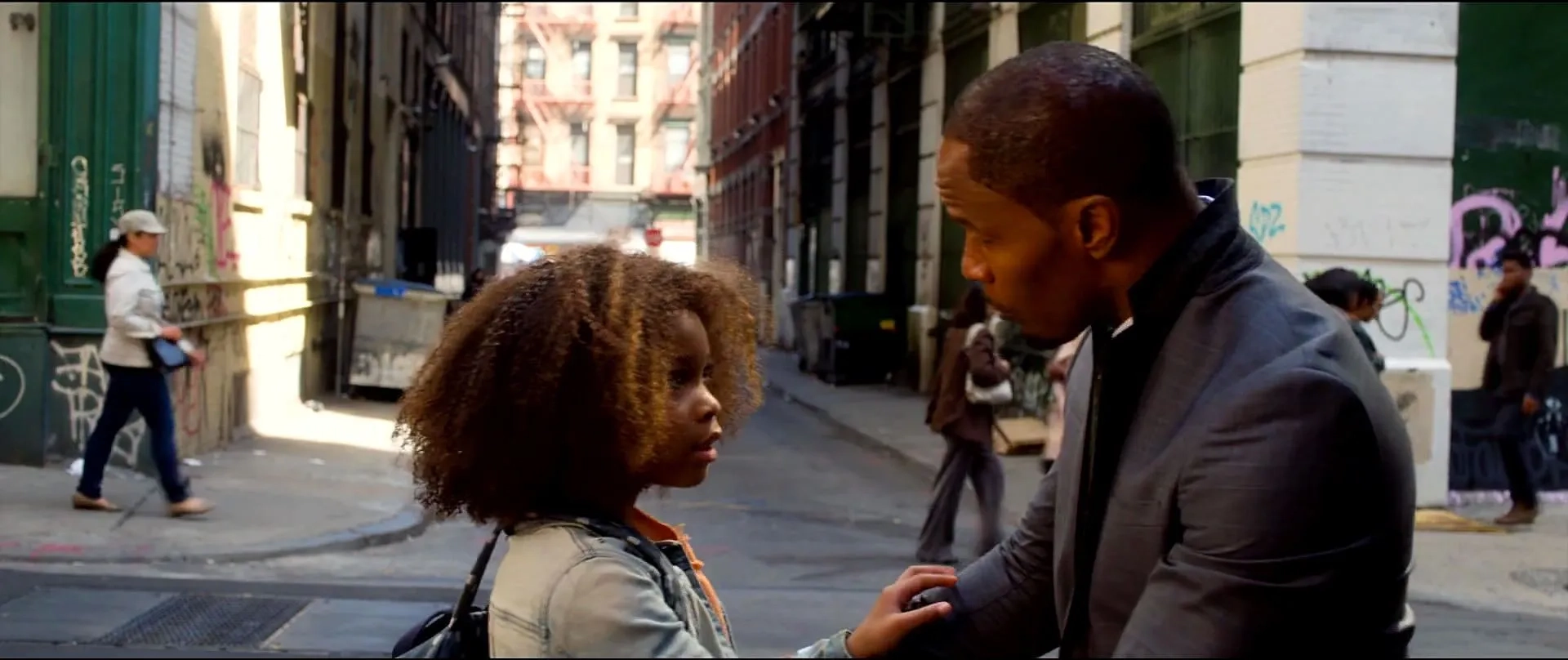 Jamie Foxx and Quvenzhané Wallis in Annie (2014)