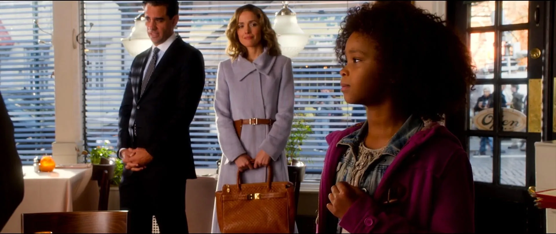 Rose Byrne, Bobby Cannavale, and Quvenzhané Wallis in Annie (2014)