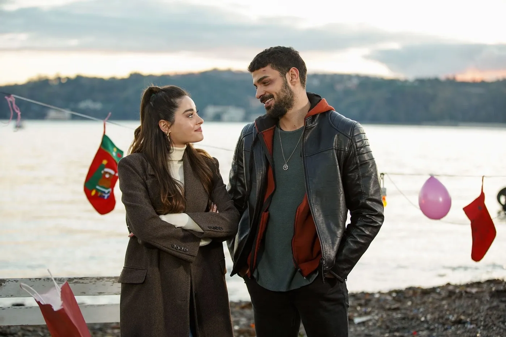 Halit Özgür Sari and Simay Barlas in Wild Heart (2023)