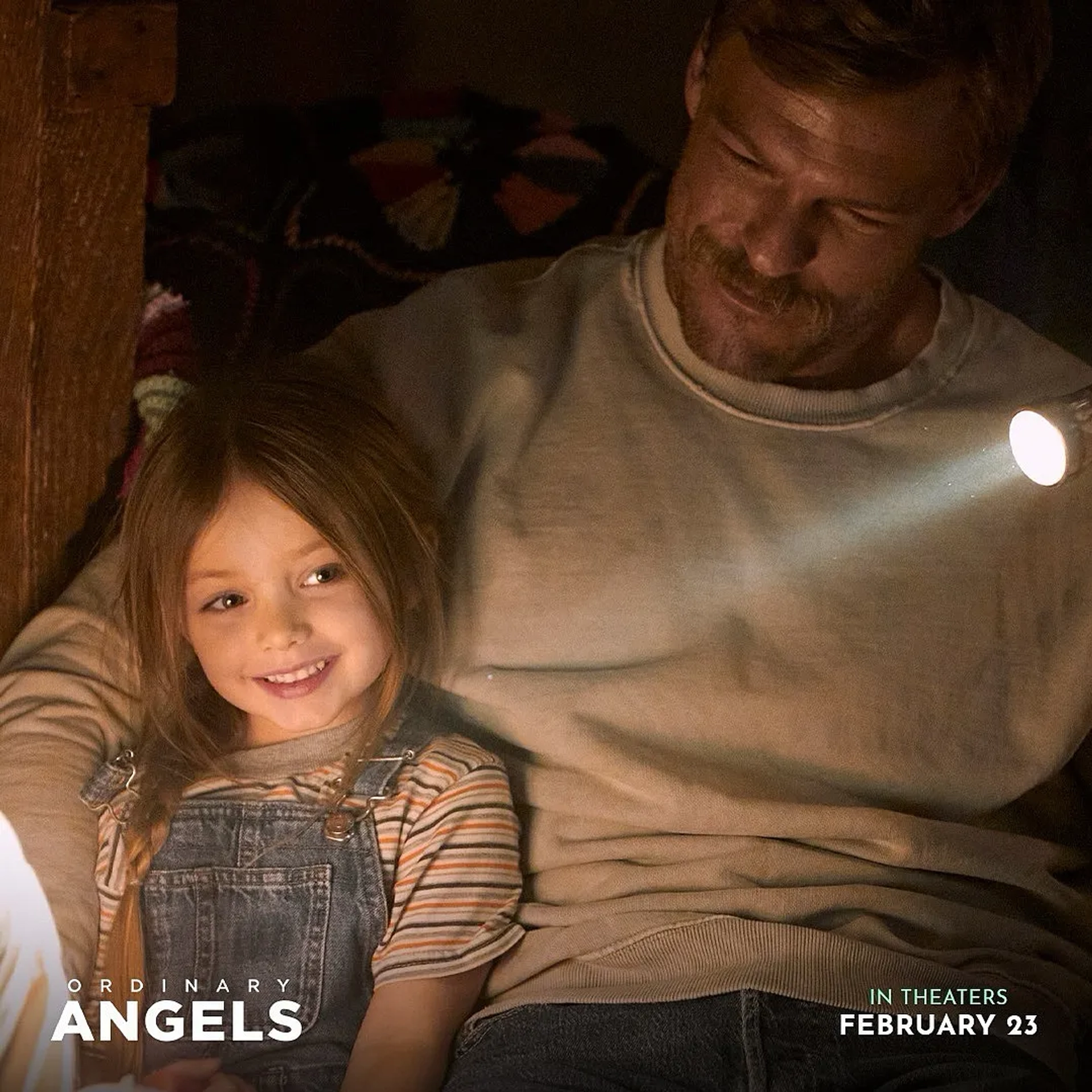 Emily Mitchell and Alan Ritchson in Ordinary Angels (2024)