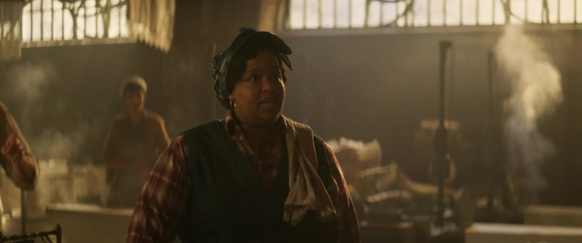 Rakhee Thakrar and Natasha Rothwell in Wonka (2023)