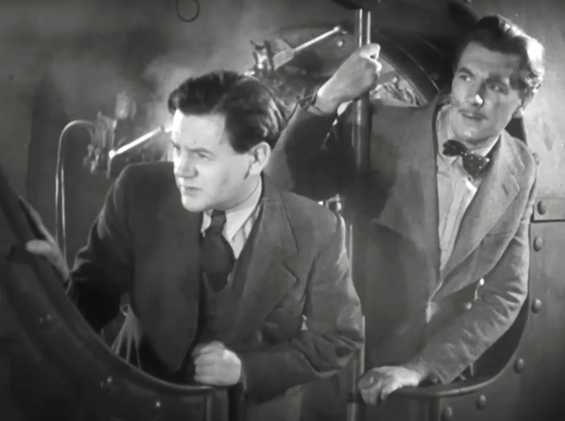 Michael Redgrave and Naunton Wayne in The Lady Vanishes (1938)