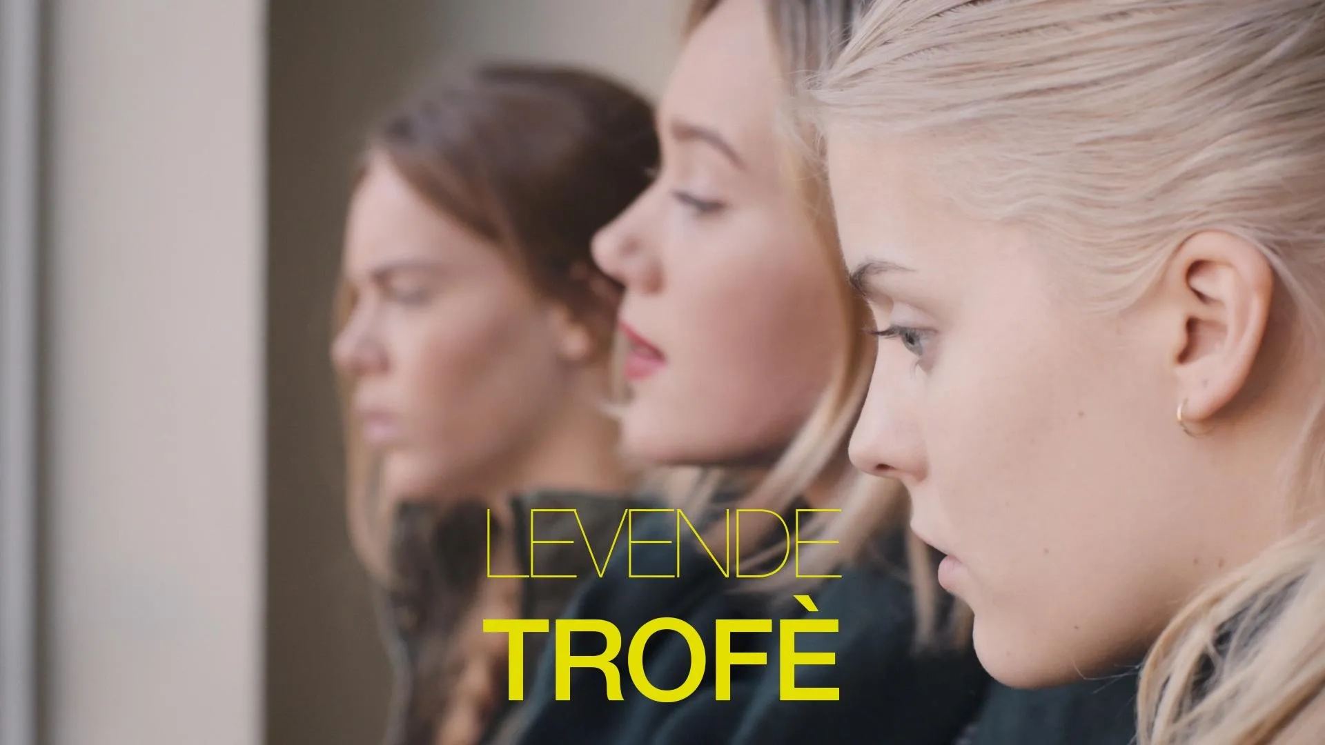 Josefine Frida Pettersen, Ulrikke Falch, and Lisa Teige in Skam (2015)