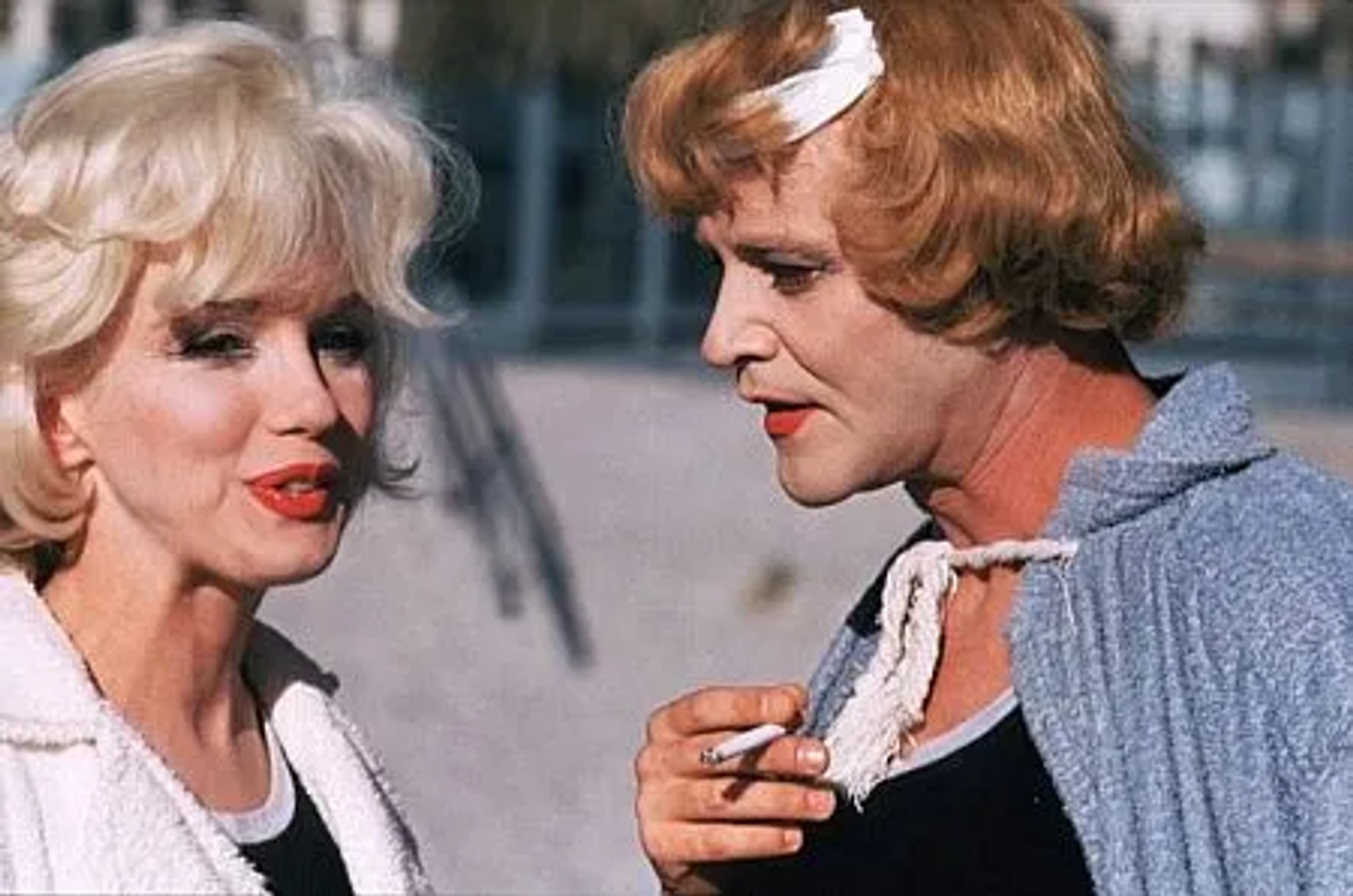 Marilyn Monroe and Jack Lemmon in Some Like It Hot (1959)