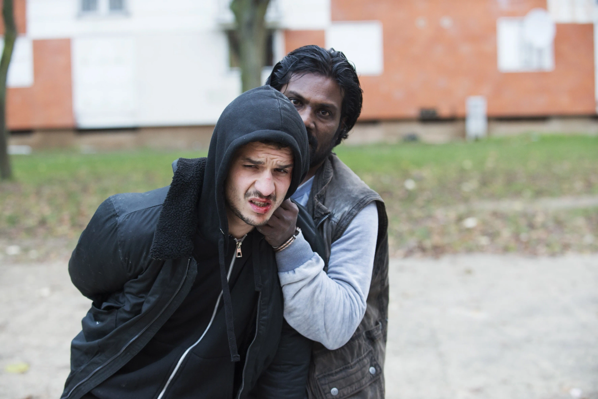 Vincent Rottiers and Jesuthasan Antonythasan in Dheepan (2015)