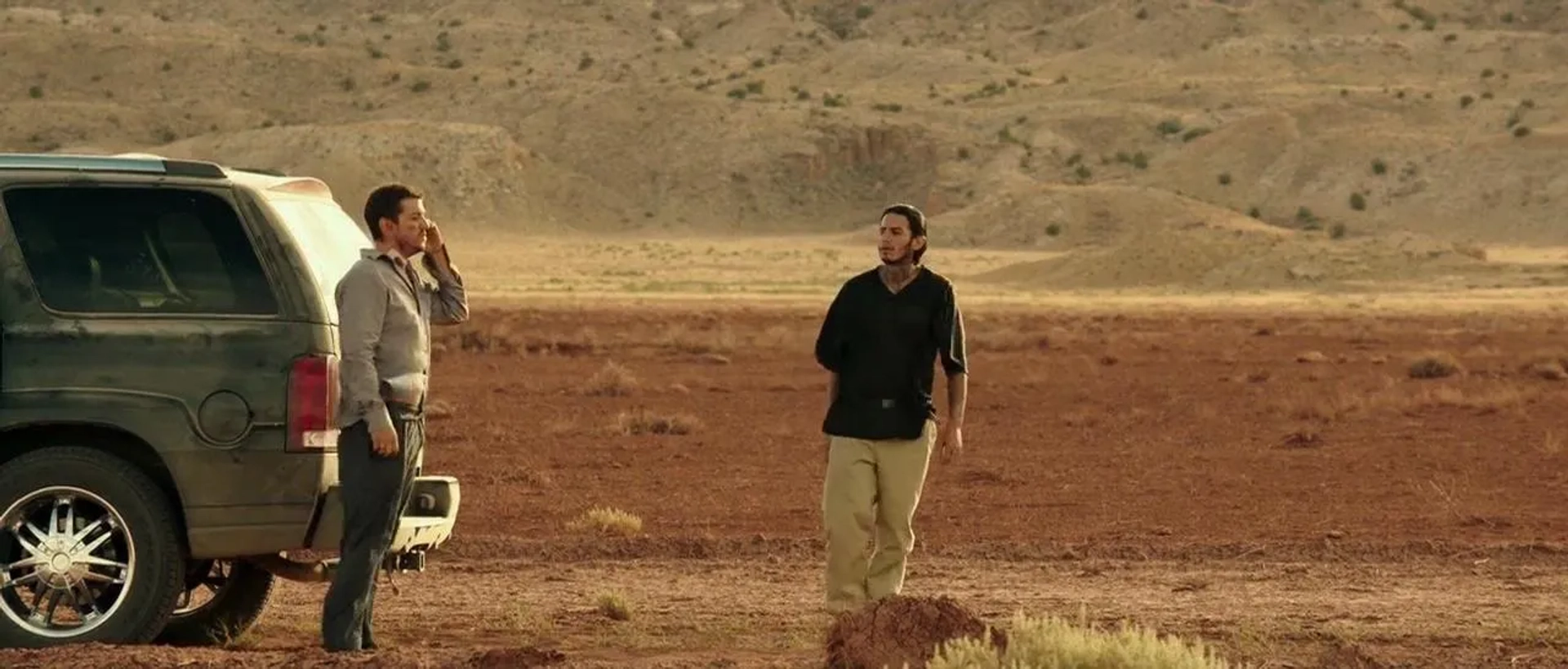 Diego Luna and Richard Cabral in Blood Father (2016)