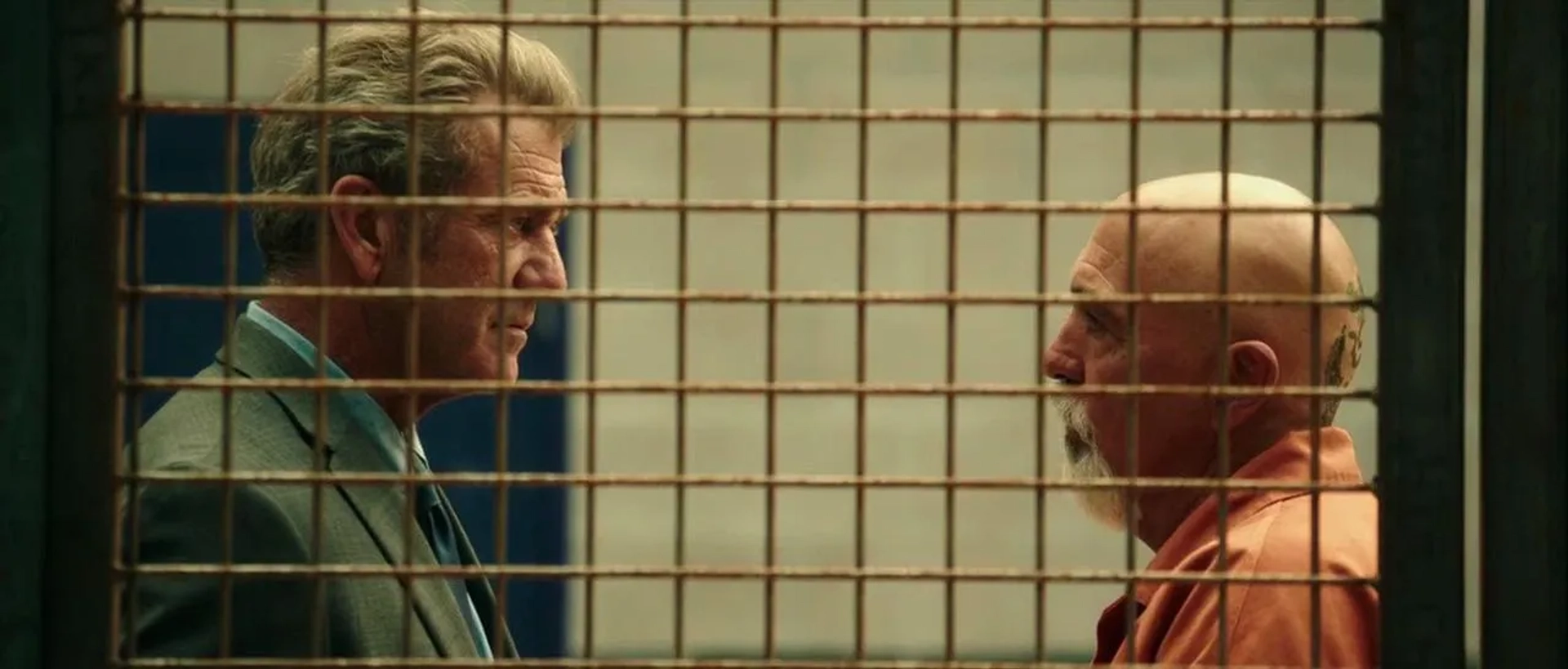 Mel Gibson and Miguel Sandoval in Blood Father (2016)