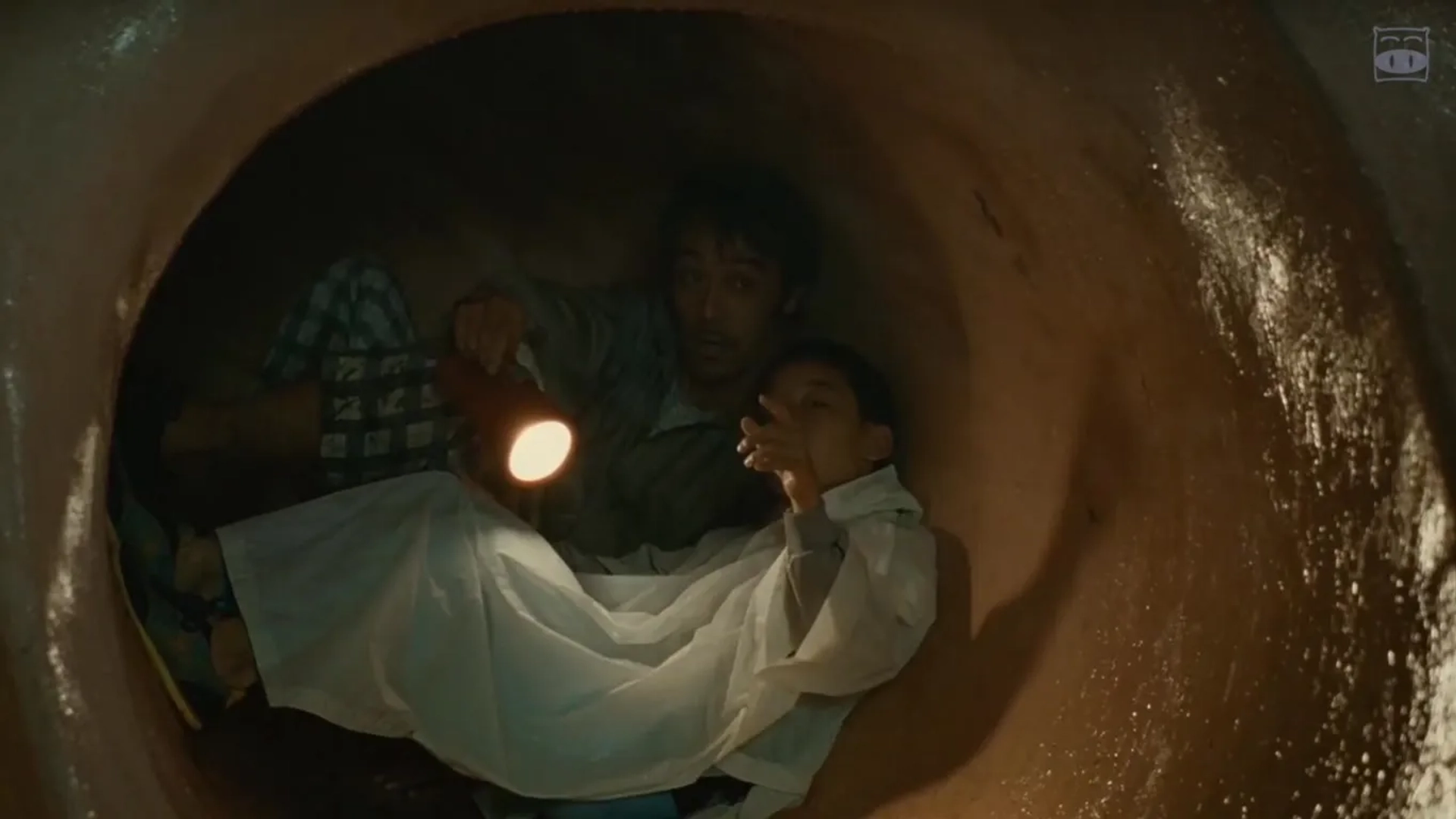 Hiroshi Abe and Taiyô Yoshizawa in After the Storm (2016)