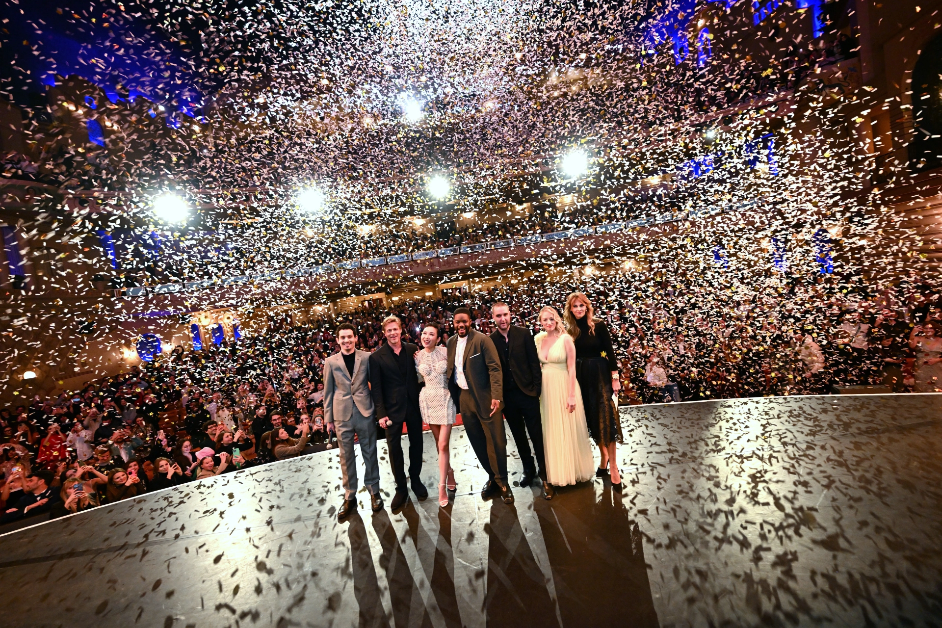 Brad Pitt, Matthew Plouffe, Damien Chazelle, Li Jun Li, Jovan Adepo, Olivia Hamilton, and Ophélie Meunier at an event for Babylon (2022)