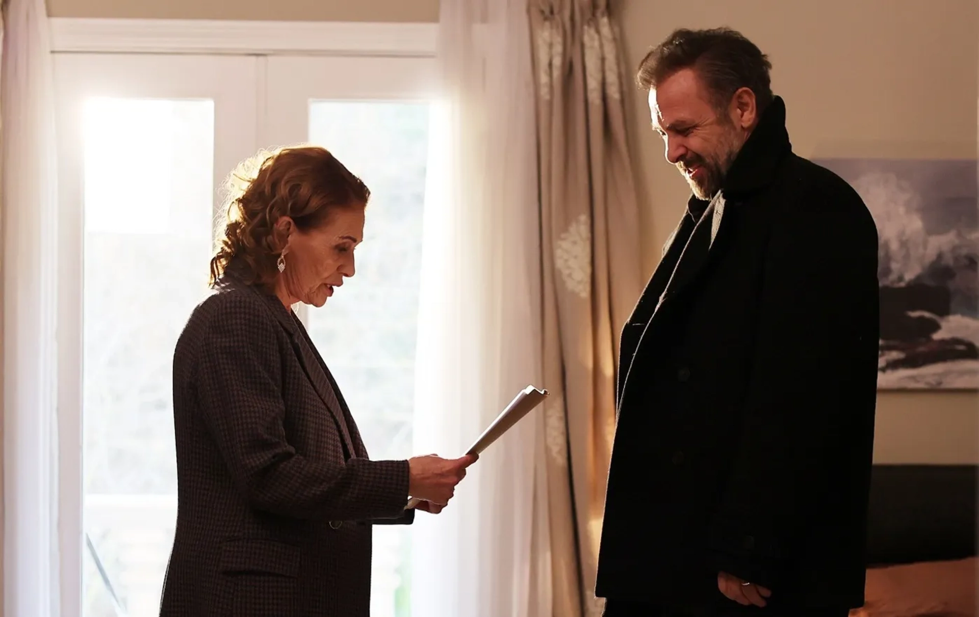 Nur Sürer and Nejat Isler in The Family (2023)