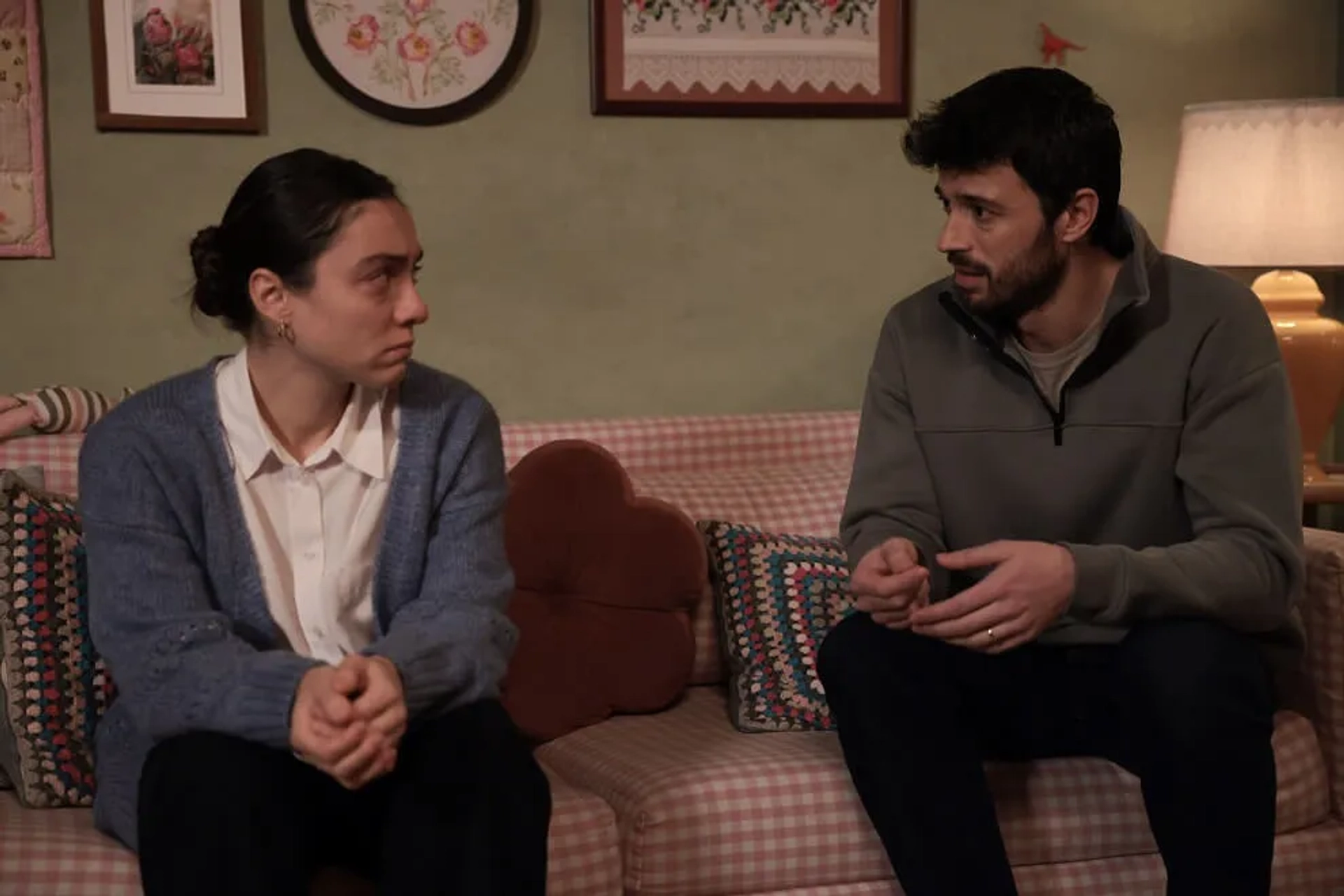 Merve Dizdar and Emre Taskiran in Ömer (2023)