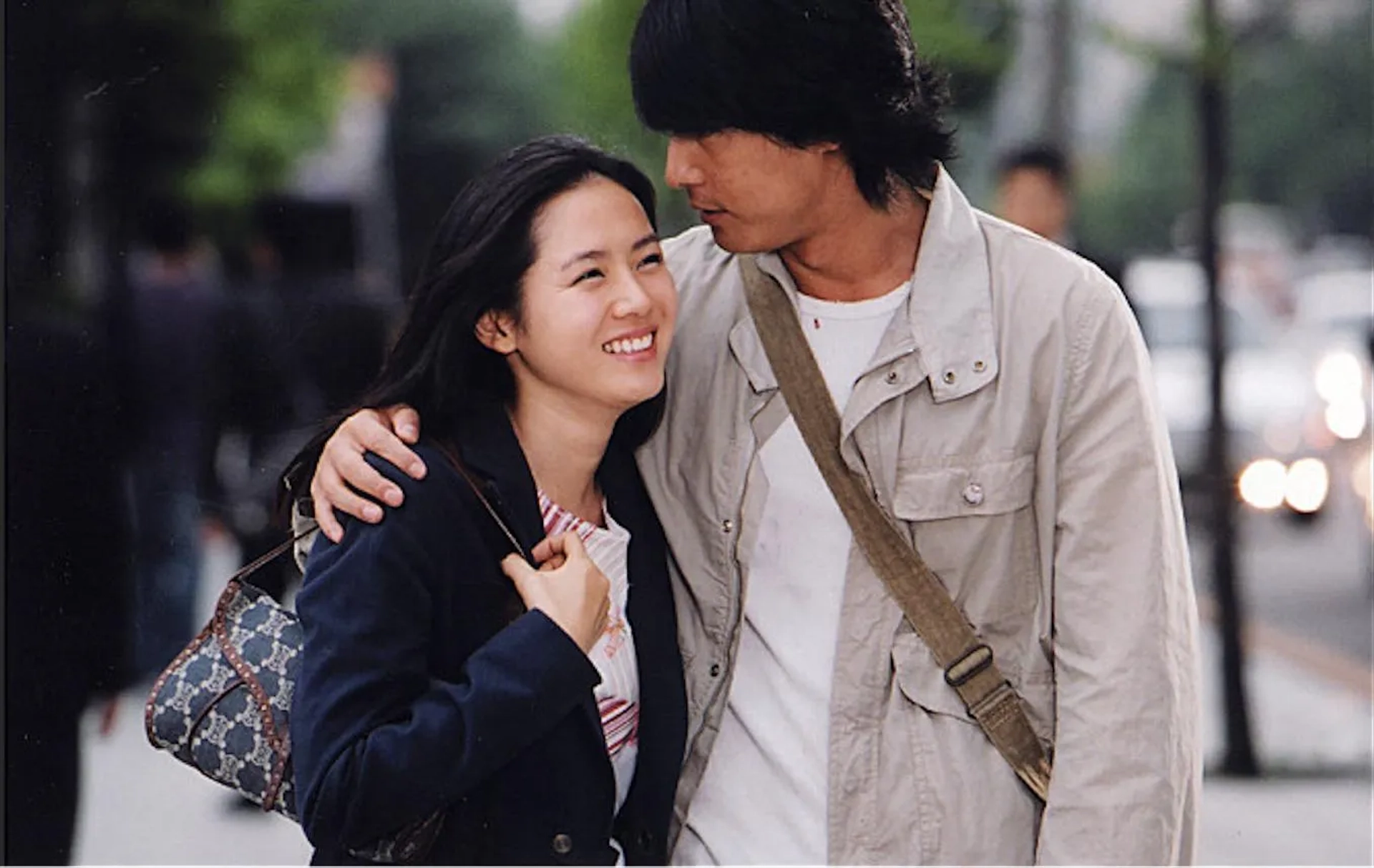 Jung Woo-sung and Son Ye-jin in A Moment to Remember (2004)