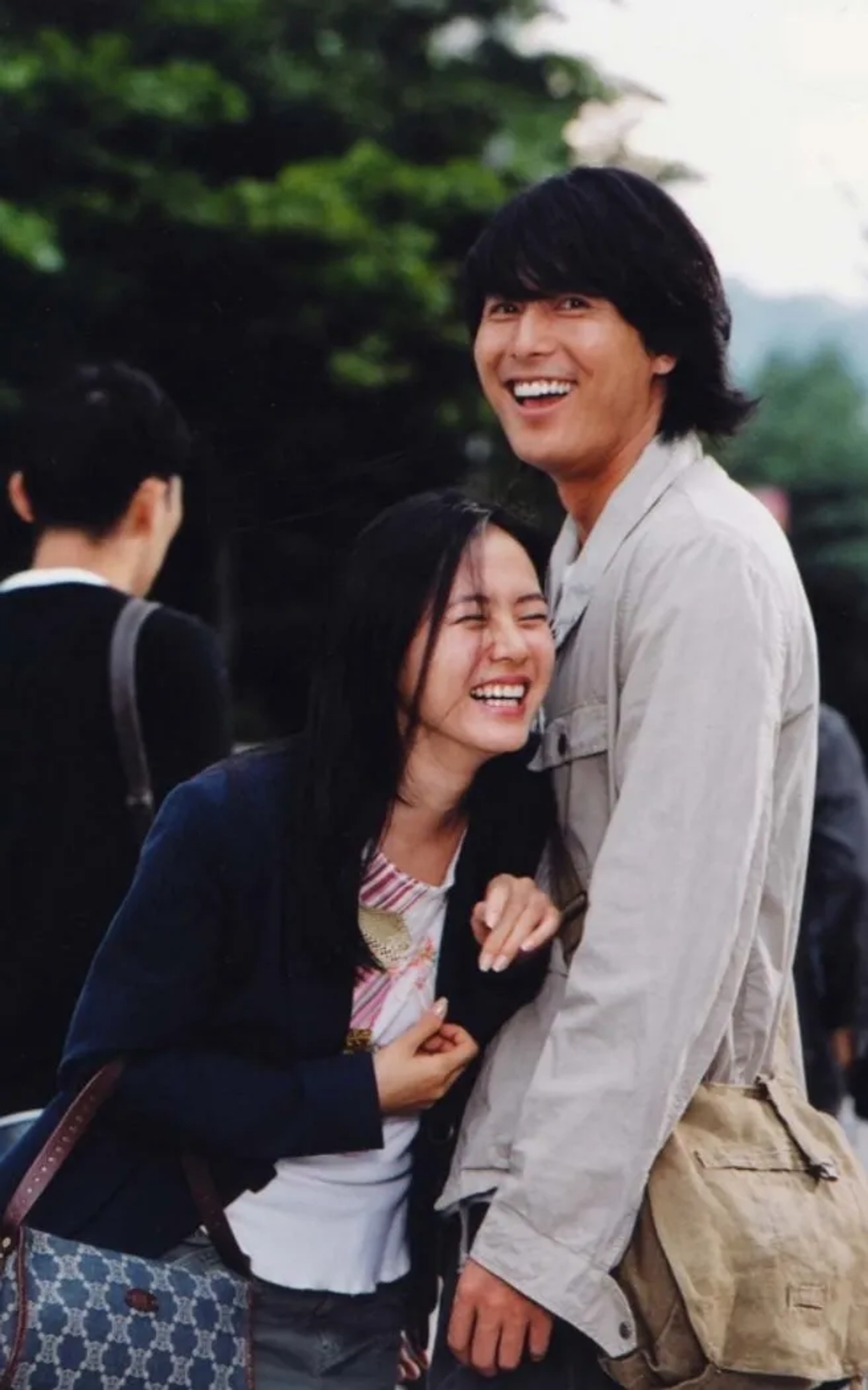 Jung Woo-sung and Son Ye-jin in A Moment to Remember (2004)