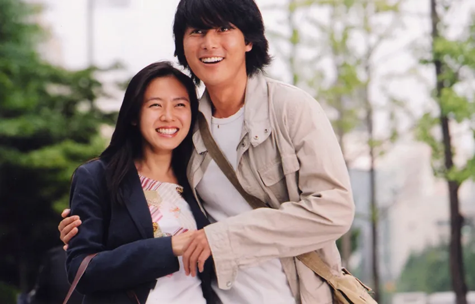 Jung Woo-sung and Son Ye-jin in A Moment to Remember (2004)