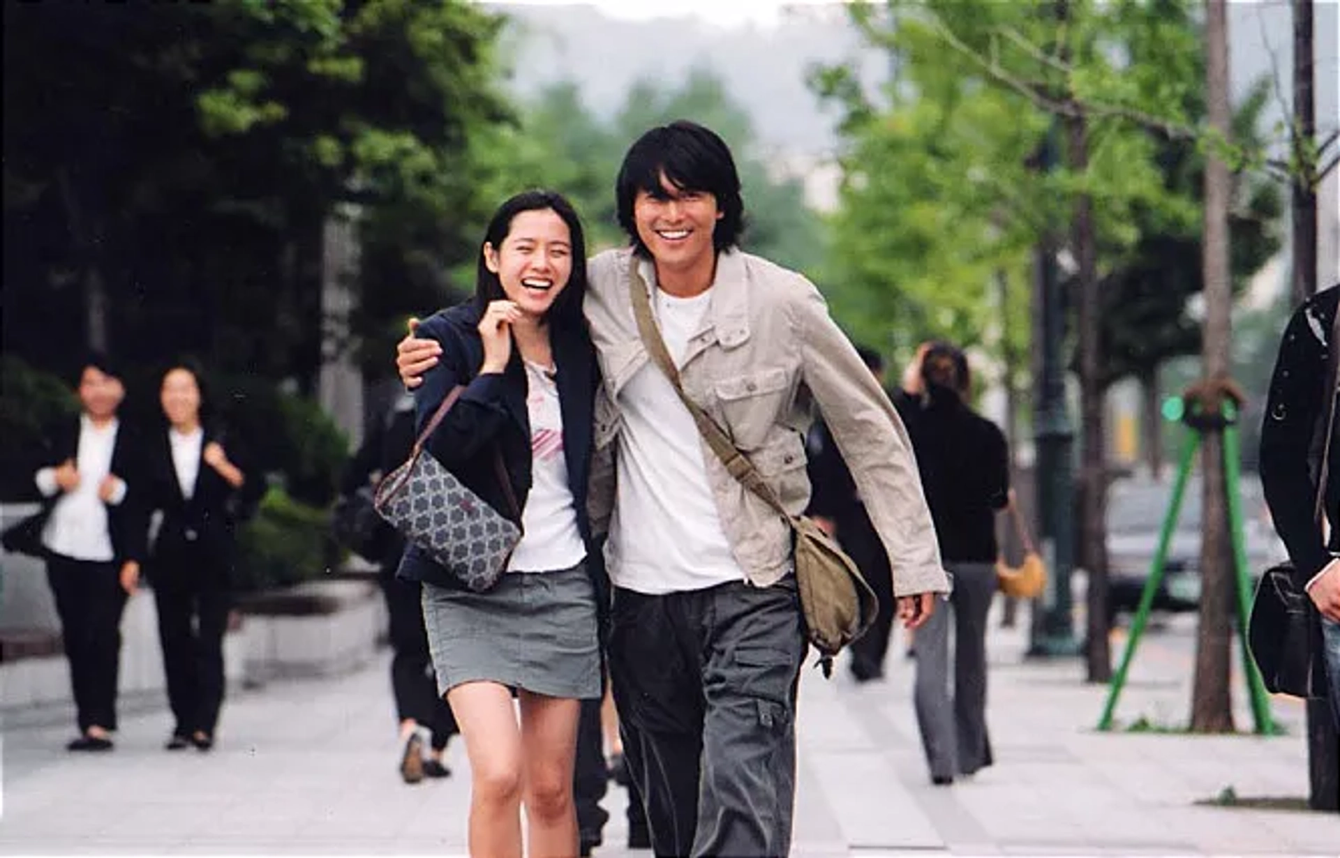 Jung Woo-sung and Son Ye-jin in A Moment to Remember (2004)