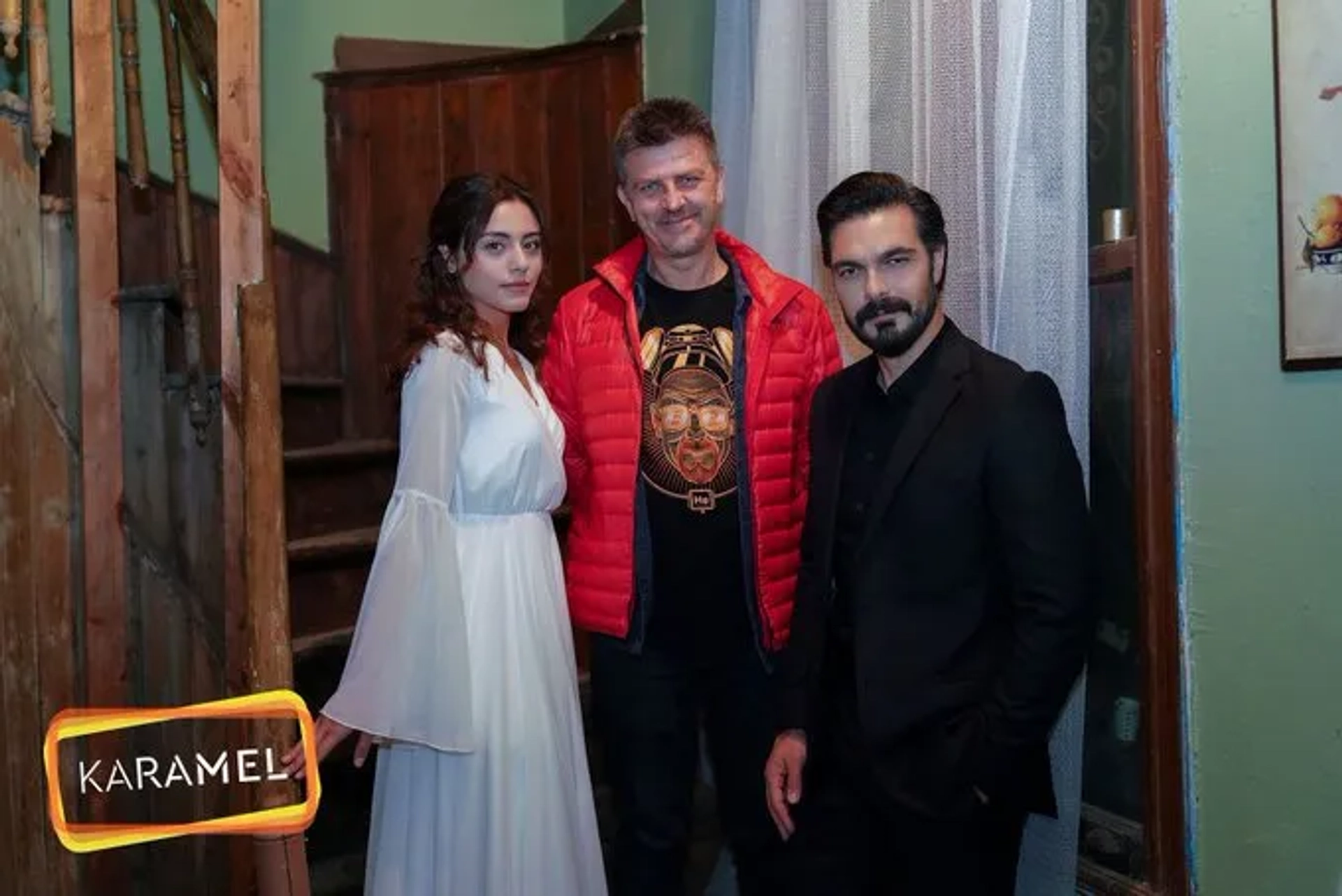 Sila Turkoglu and Halil Ibrahim Ceyhan in Emanet (2020)