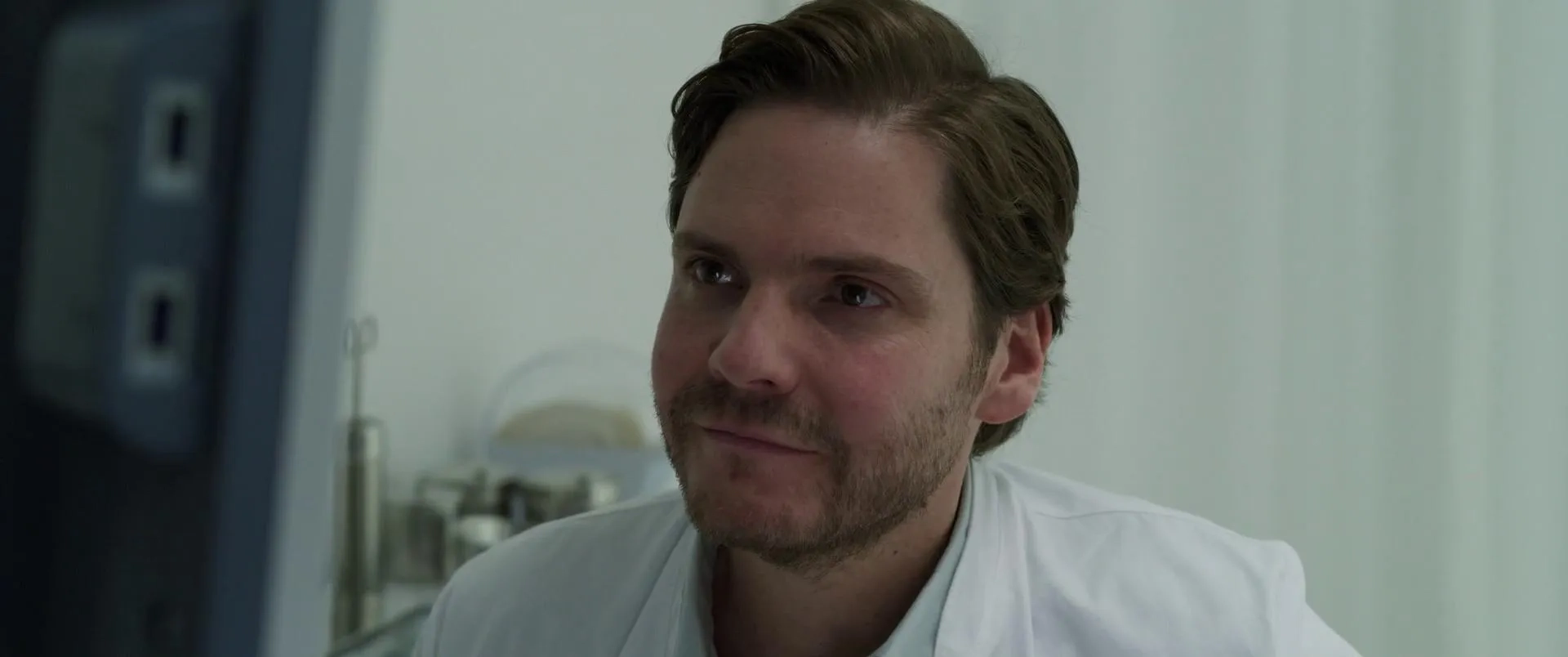 Daniel Brühl in My Zoe (2019)