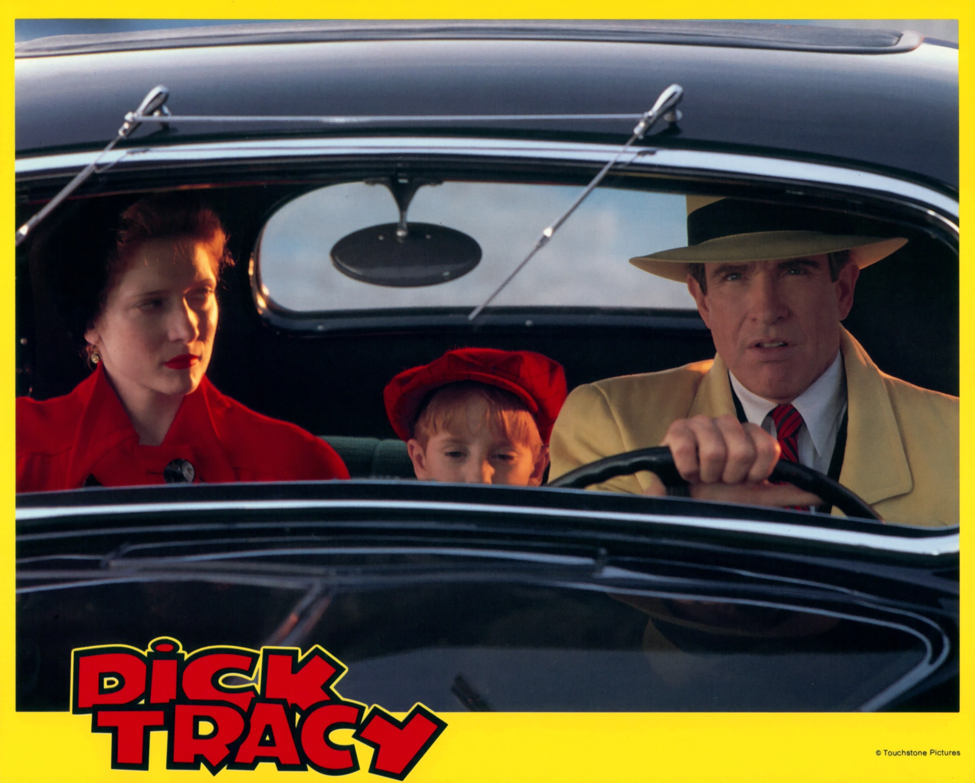 Glenne Headly, Warren Beatty, and Charlie Korsmo in Dick Tracy (1990)