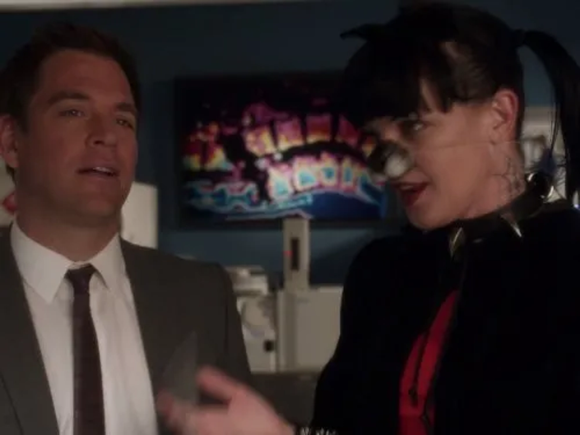 Pauley Perrette and Michael Weatherly in NCIS (2003)