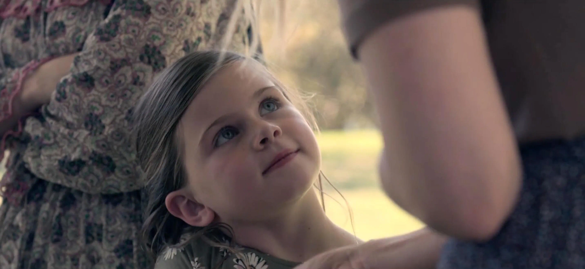 Still of Lizzy Caplan and Everleigh McDonell in Truth Be Told and Monster