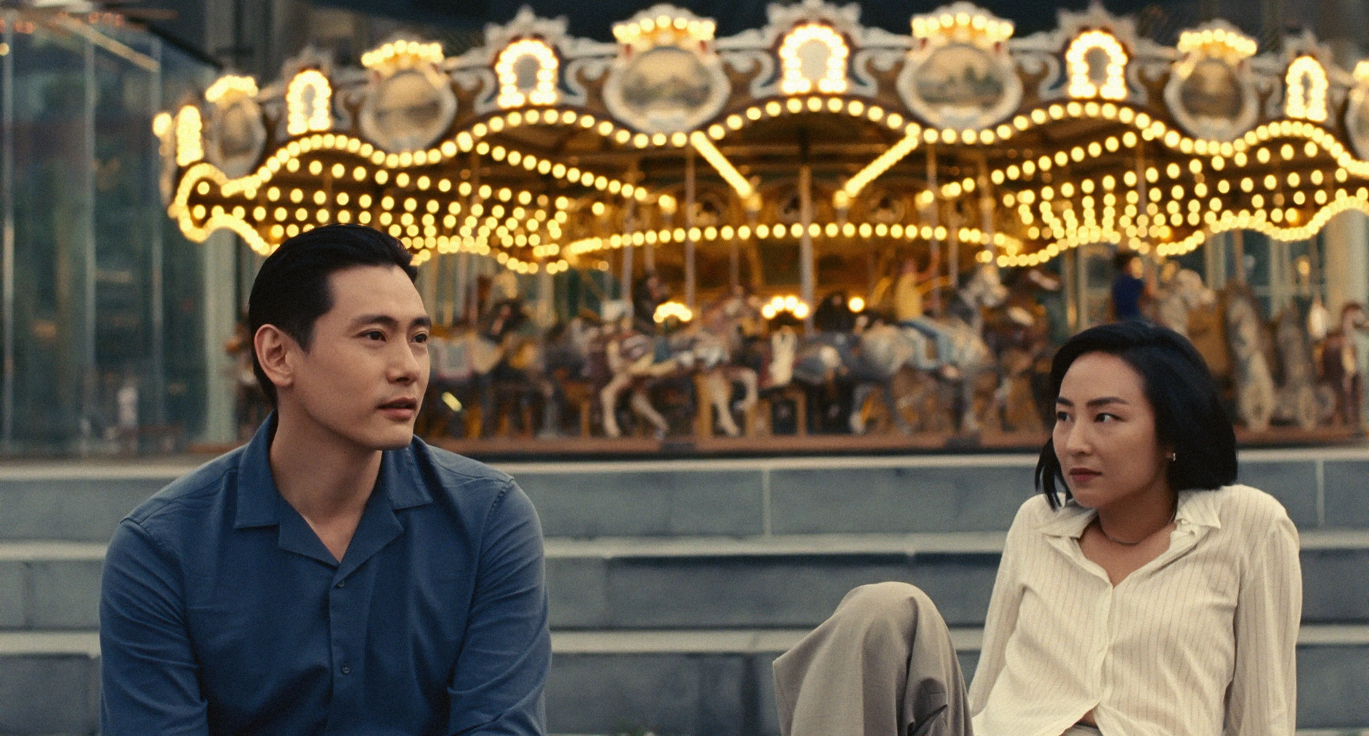 Teo Yoo and Greta Lee in Past Lives (2023)