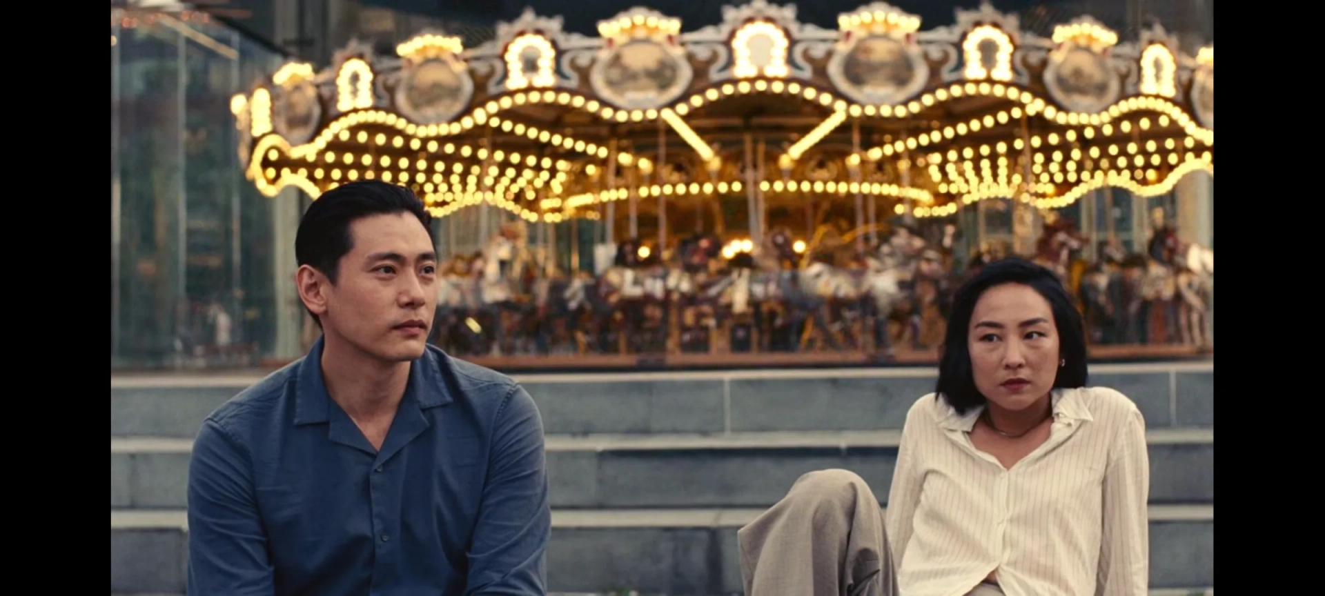 Teo Yoo and Greta Lee in Past Lives (2023)