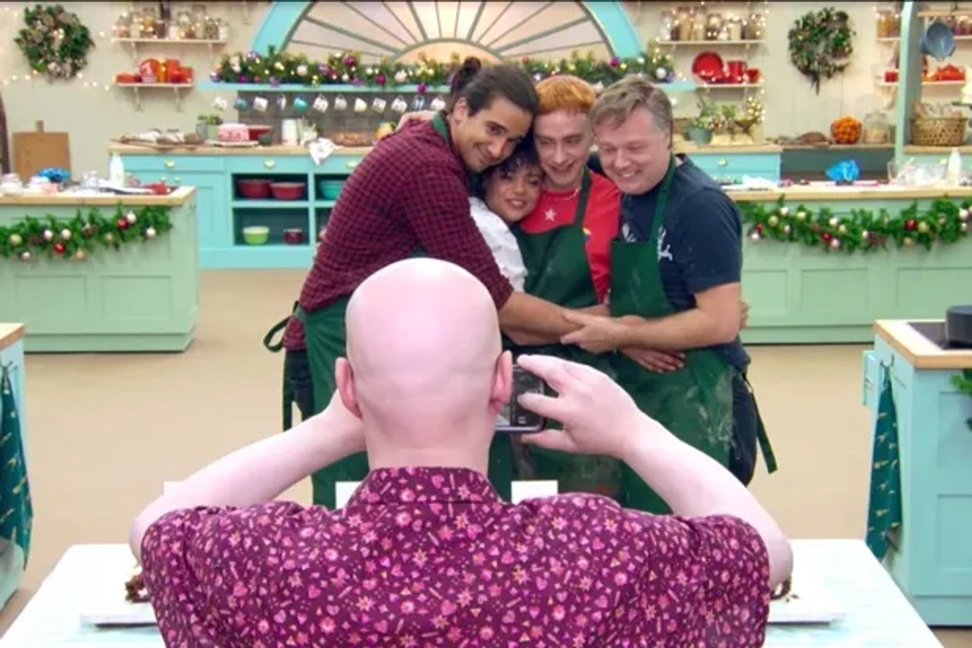 Shaun Dooley, Matt Lucas, Nathaniel Curtis, Olly Alexander, and Lydia West in The Great British Baking Show: The Great Christmas Bake Off (2021)