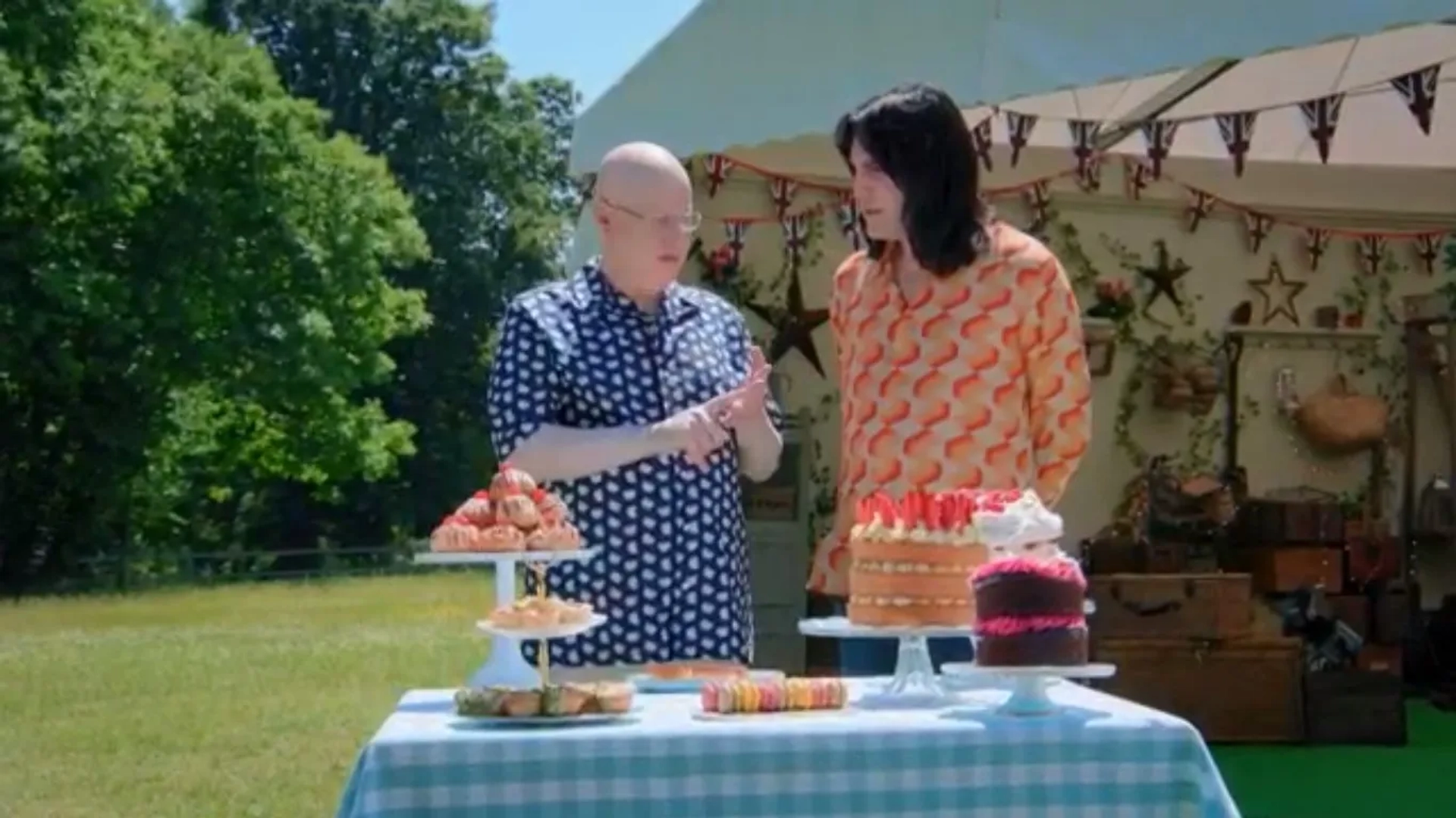 Noel Fielding and Matt Lucas in The Great British Baking Show: Free-From Week (2021)