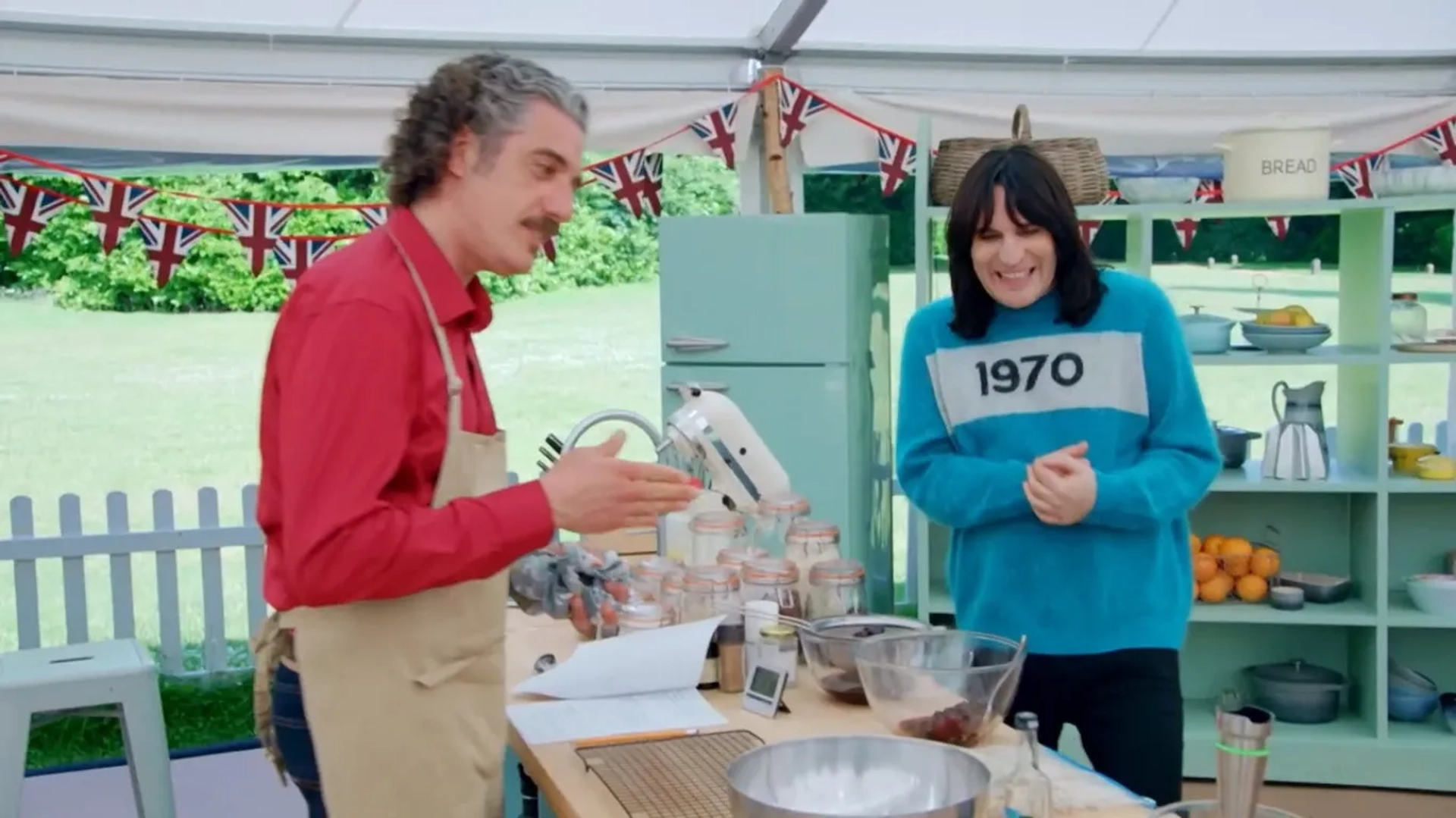 Noel Fielding and Giuseppe Dell'Anno in The Great British Baking Show: Free-From Week (2021)