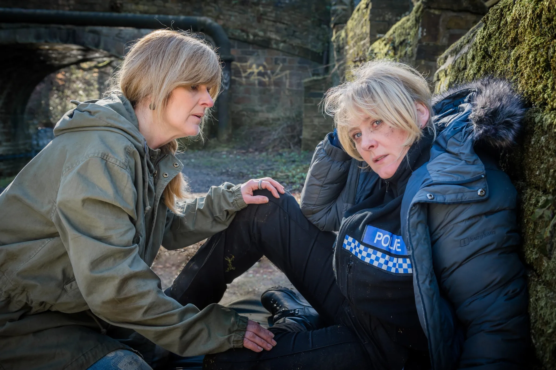 Siobhan Finneran and Sarah Lancashire in Happy Valley (2014)