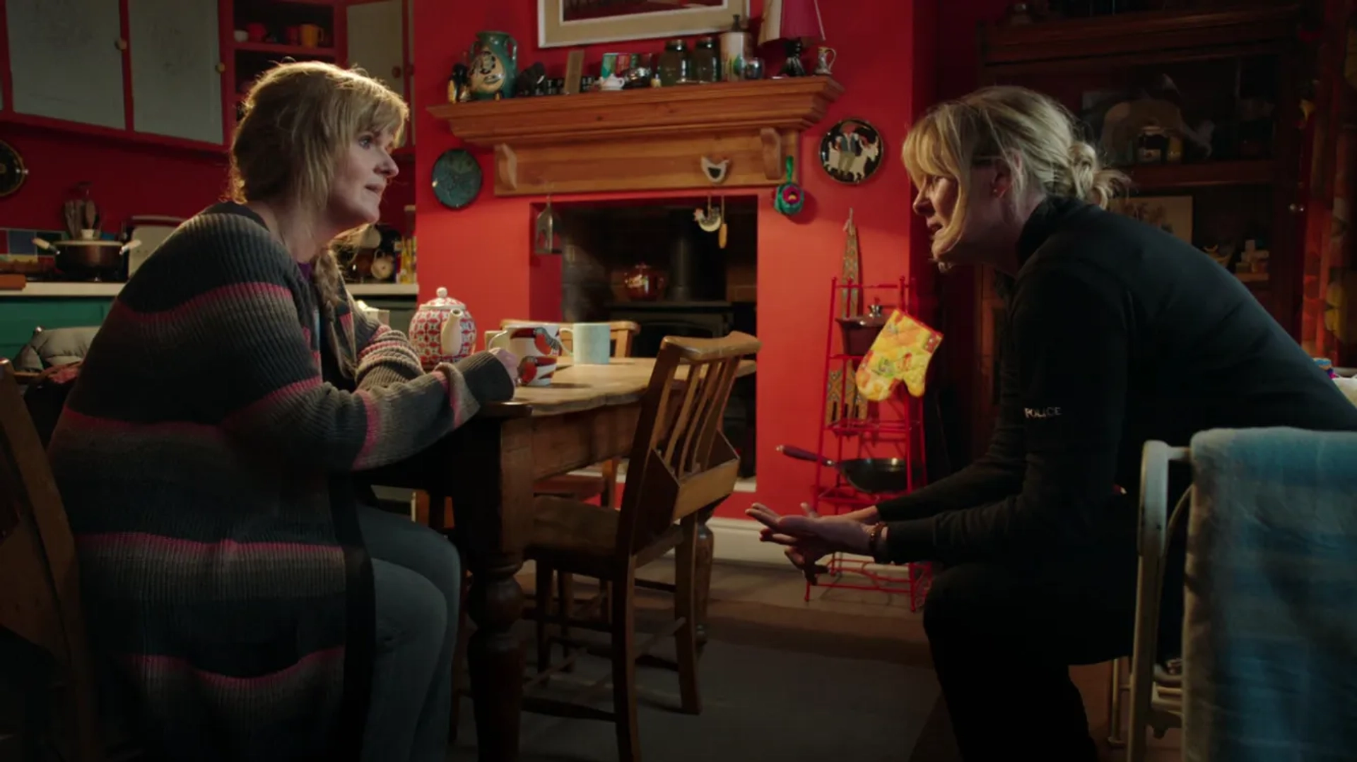 Siobhan Finneran and Sarah Lancashire in Happy Valley (2014)