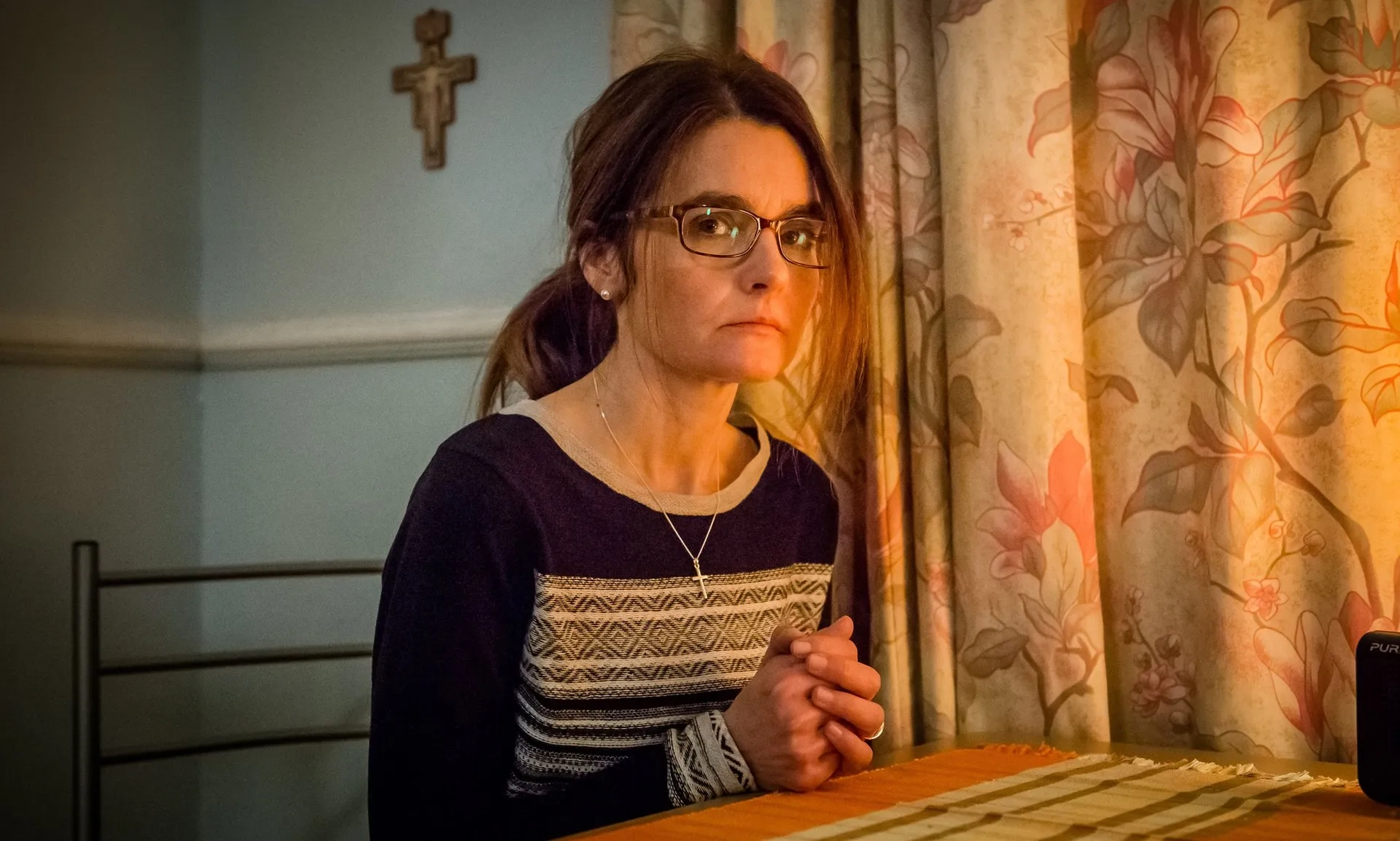 Shirley Henderson in Happy Valley (2014)