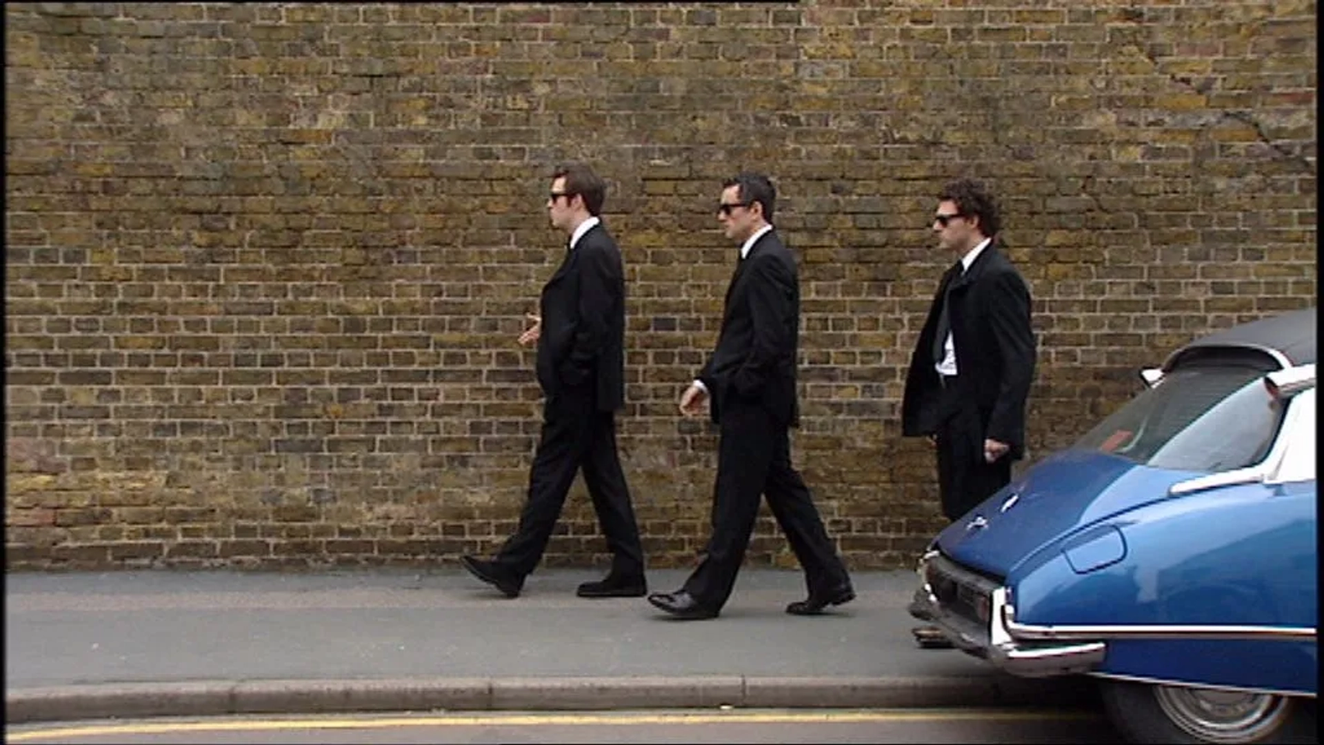 Richard Coyle, Jack Davenport, and Ben Miles in Coupling (2000)