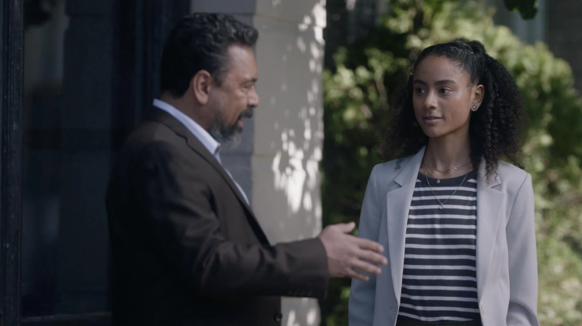 Felix Solis and Michelle Núñez in The Rookie: Feds (2022)