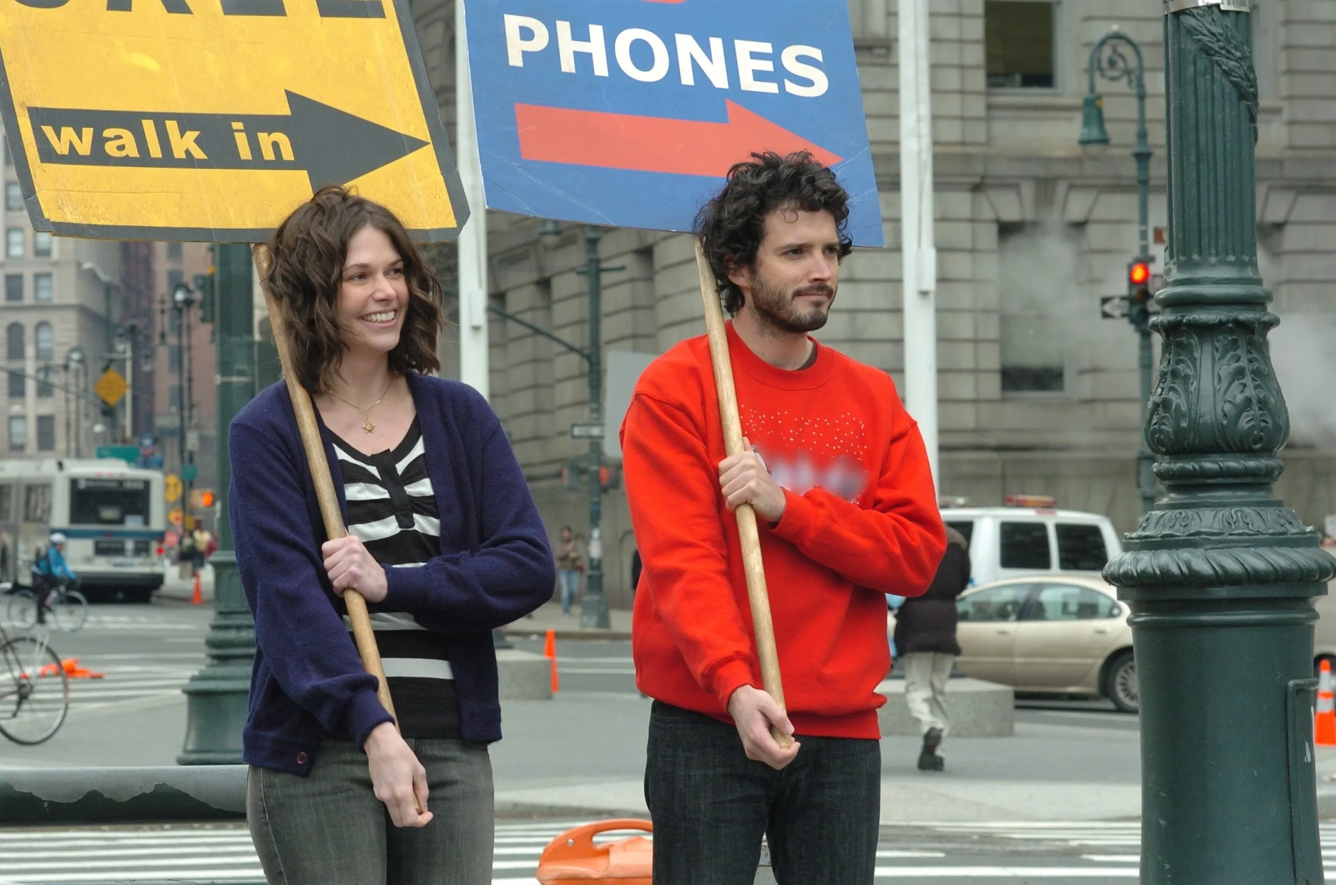 Bret McKenzie and Sutton Foster in Flight of the Conchords (2007)