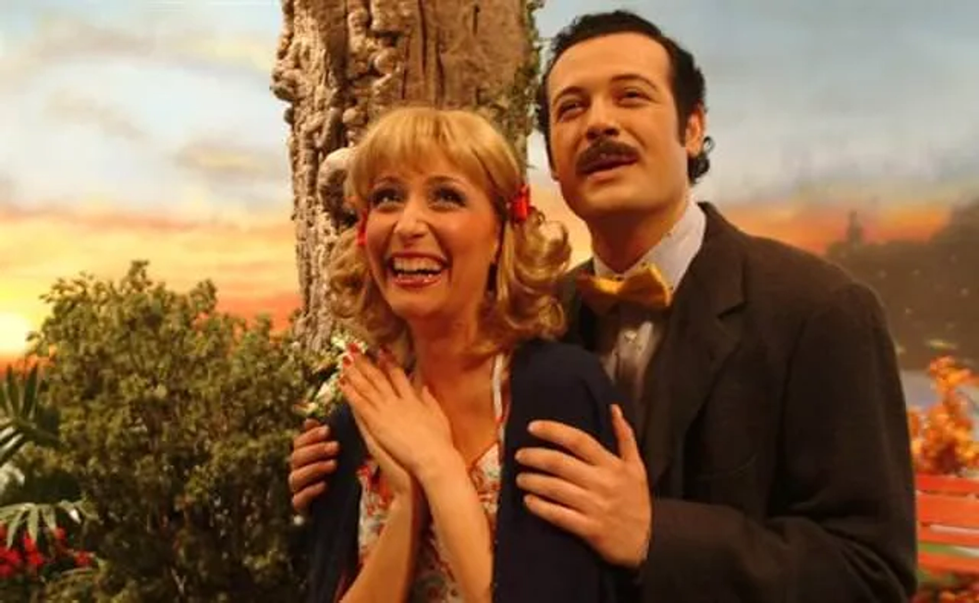 Gülse Birsel and Levent Üzümcü in Avrupa Yakasi (2004)