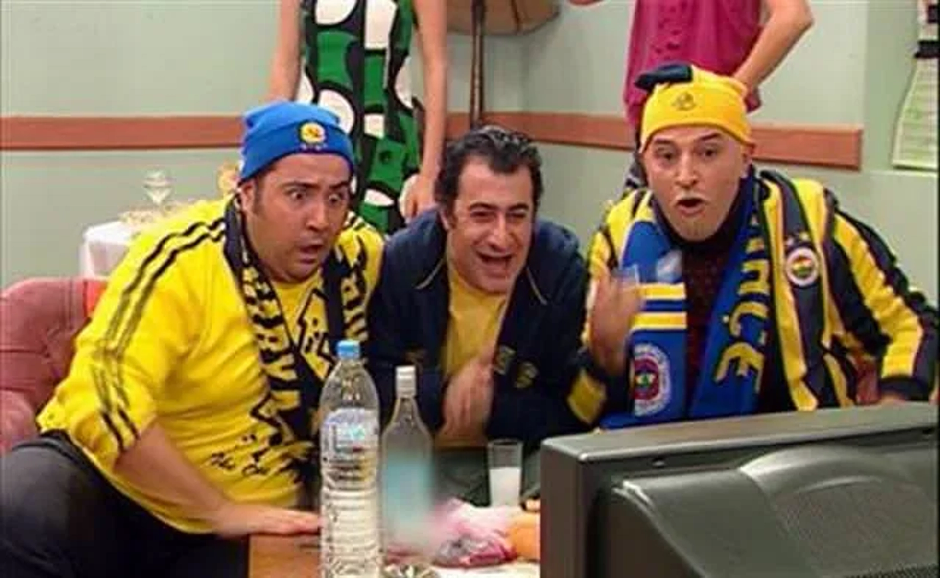 Ata Demirer, Yildirim Öcek, and Yavuz Seçkin in Avrupa Yakasi (2004)